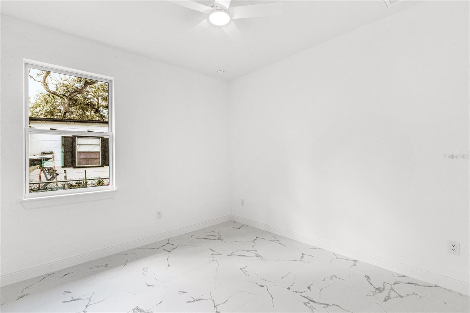 806 W LOWRY LN, TAMPA, FL, 33604