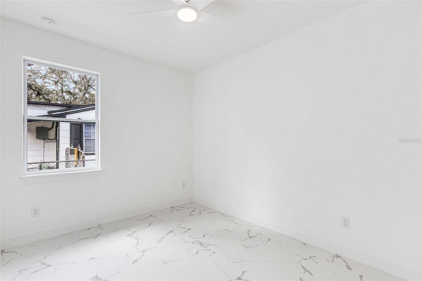 806 W LOWRY LN, TAMPA, FL, 33604