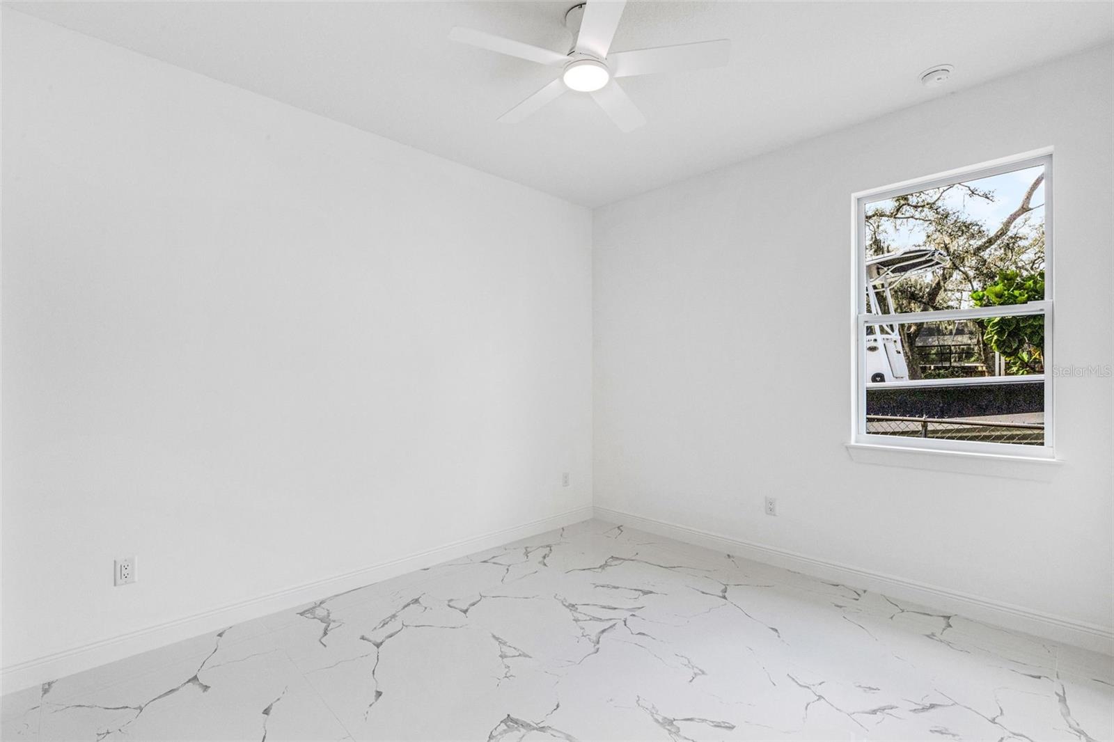 806 W LOWRY LN, TAMPA, FL, 33604