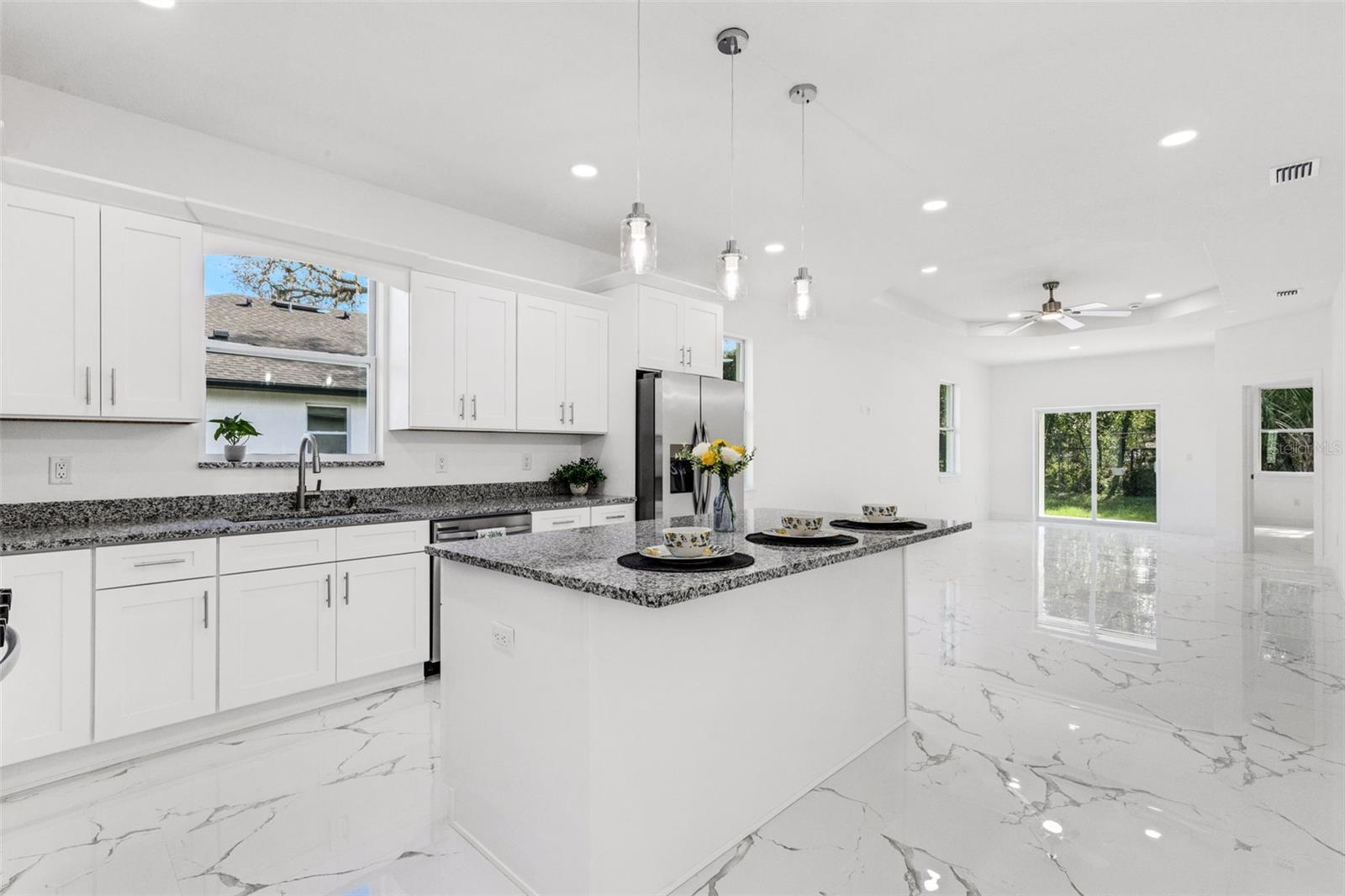 806 W LOWRY LN, TAMPA, FL, 33604