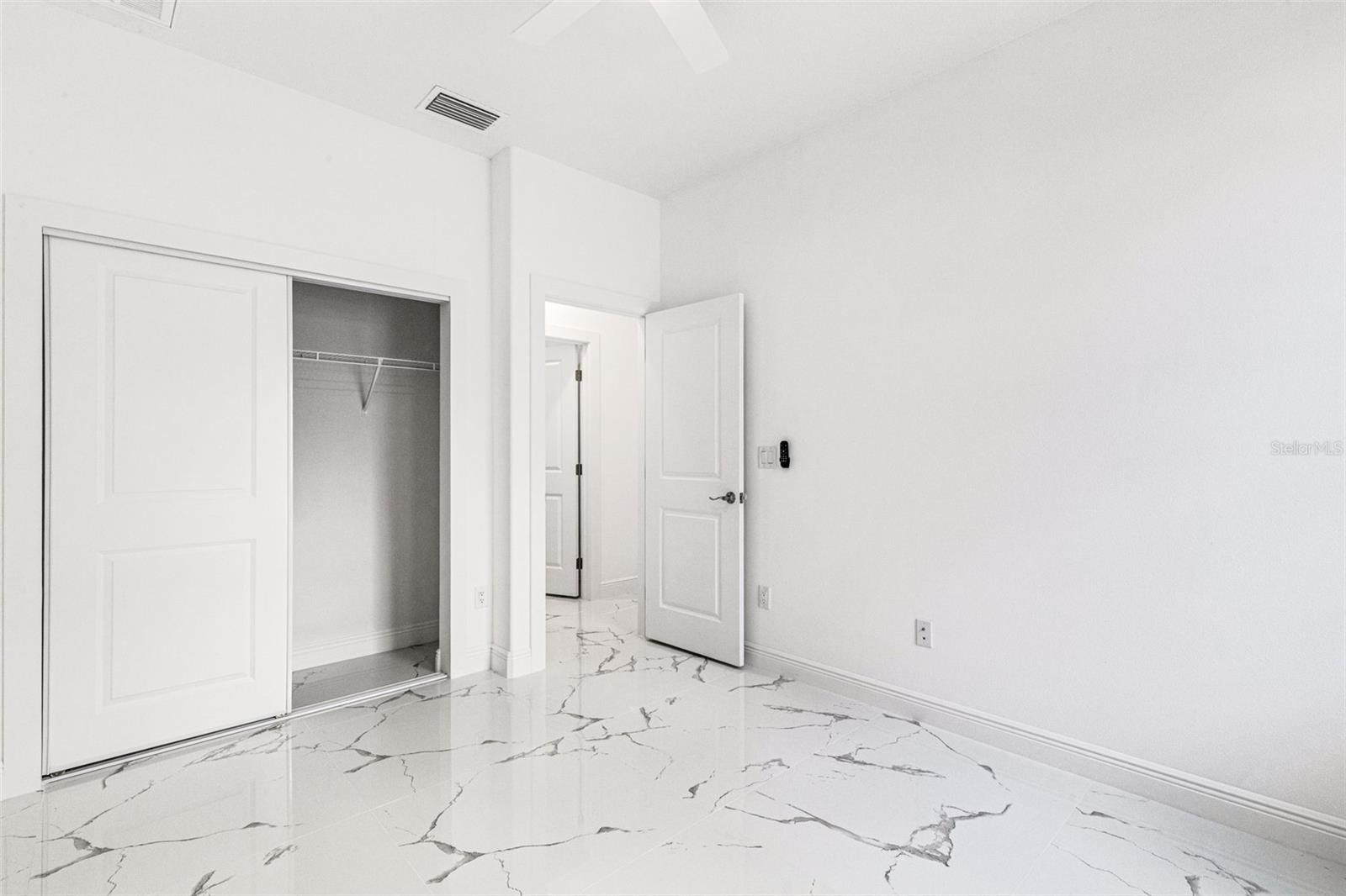 806 W LOWRY LN, TAMPA, FL, 33604