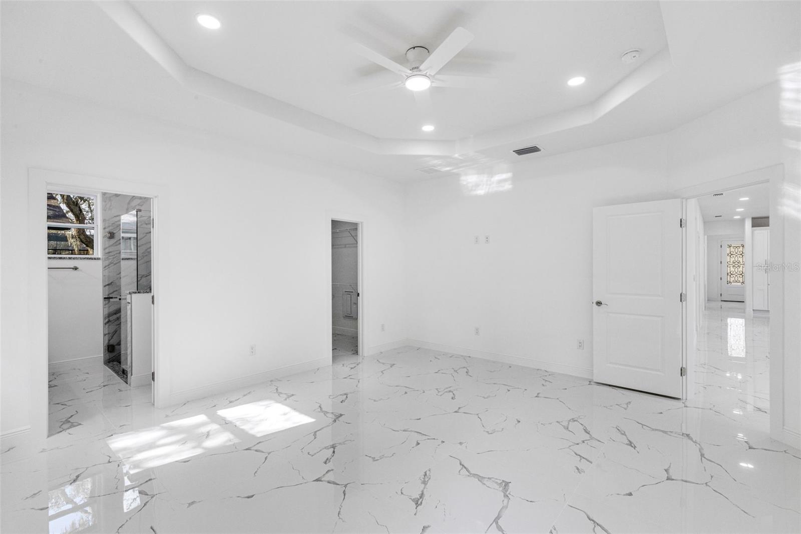 806 W LOWRY LN, TAMPA, FL, 33604