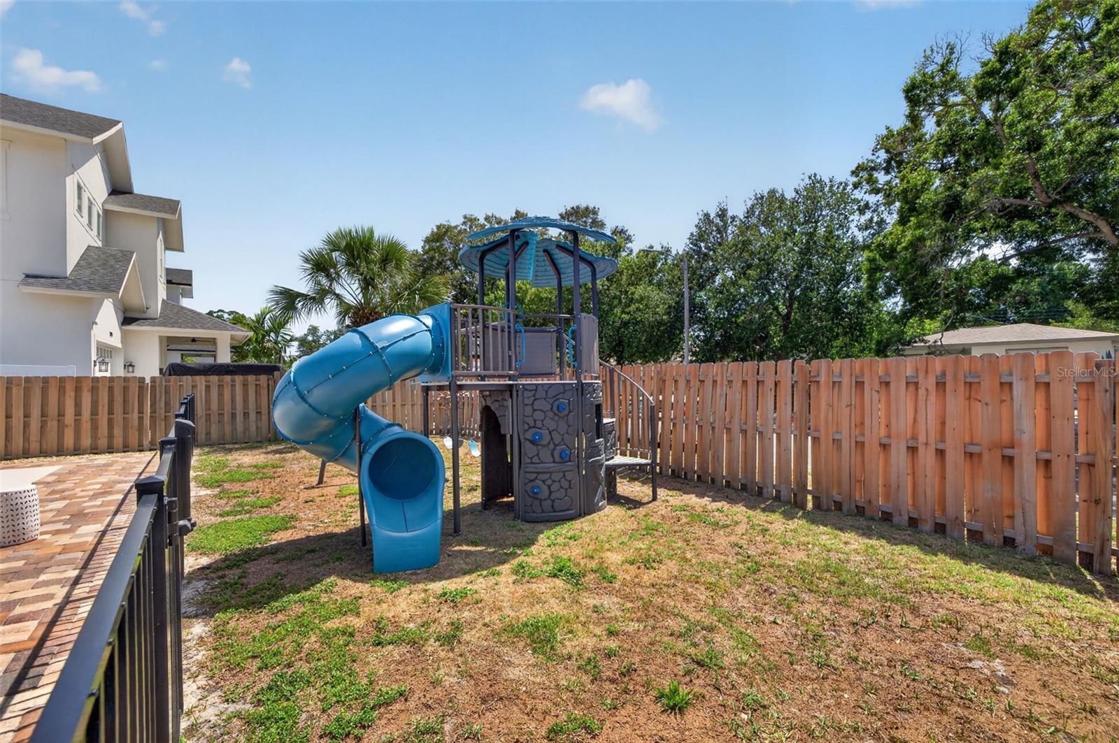 1674 34TH AVE N, ST PETERSBURG, FL, 33713
