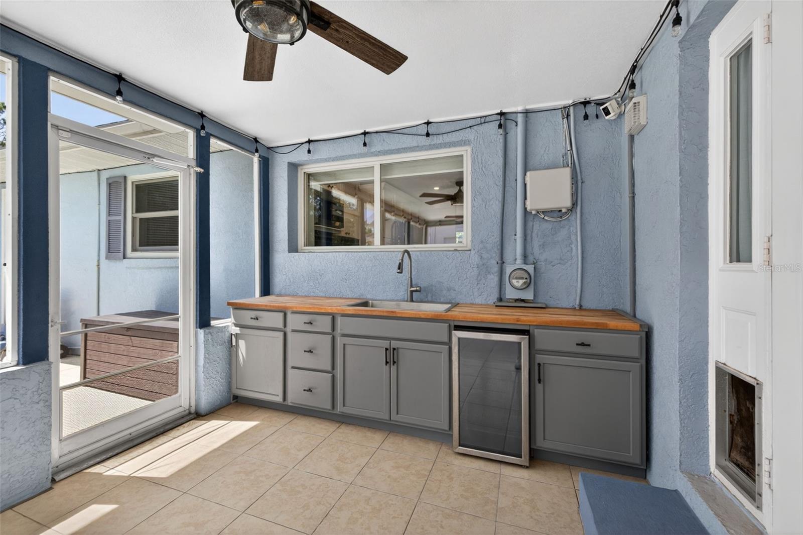 1674 34TH AVE N, ST PETERSBURG, FL, 33713
