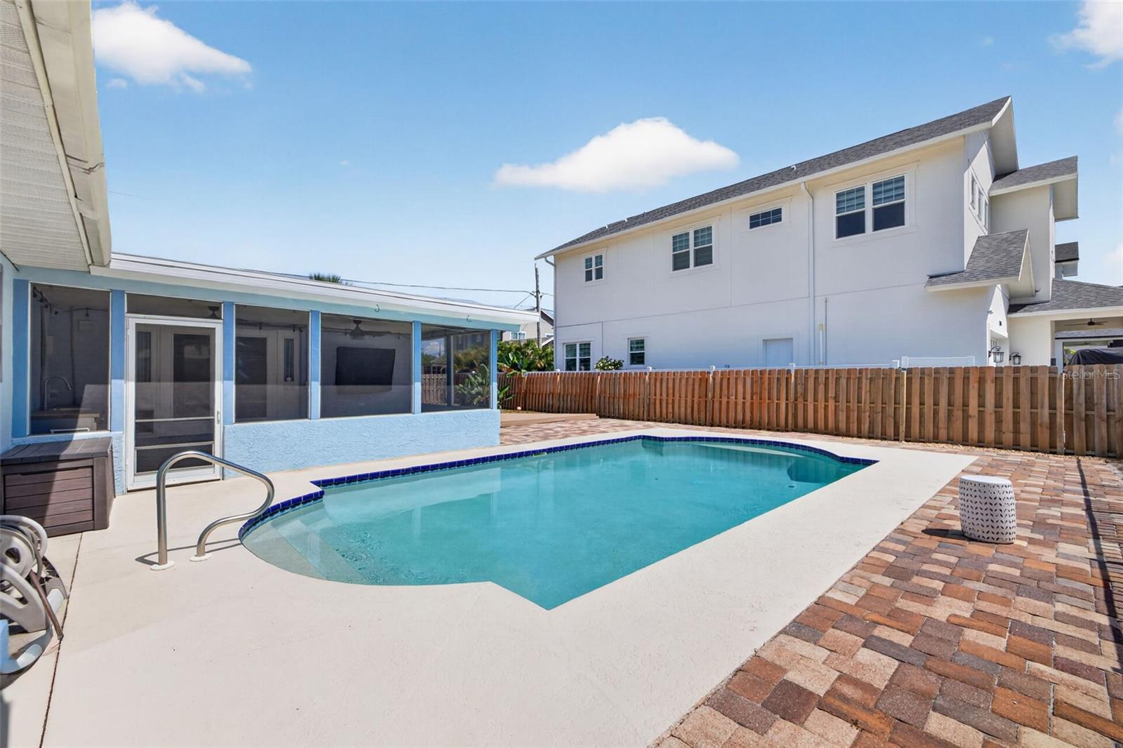 1674 34TH AVE N, ST PETERSBURG, FL, 33713