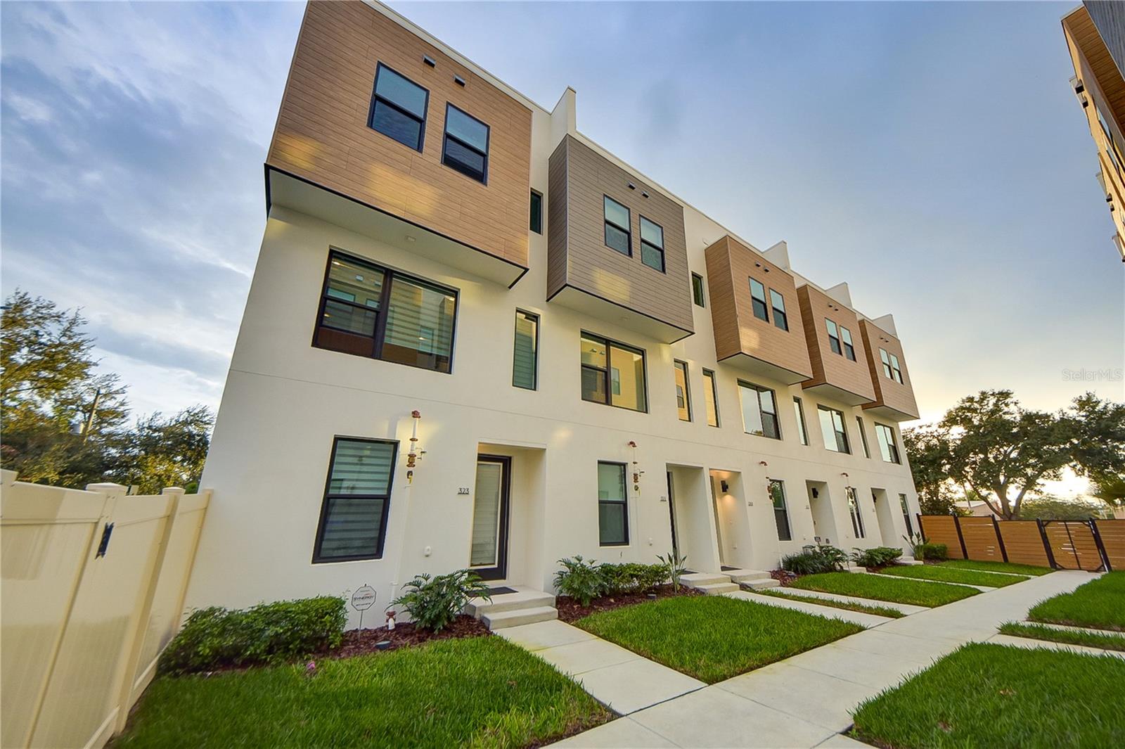 323 15TH ST N, ST PETERSBURG, FL, 33705