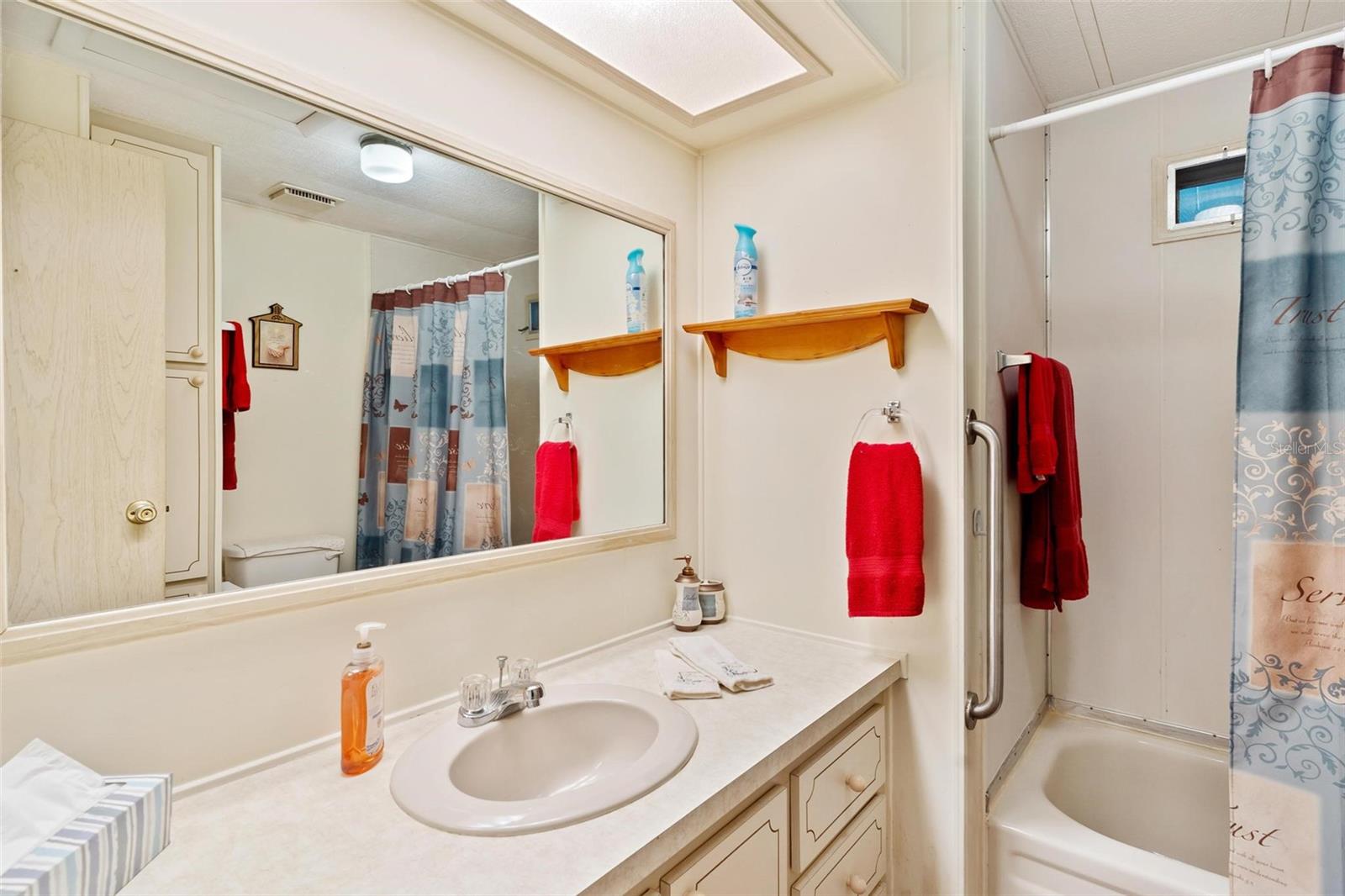 717 W COACH N FOUR DR, LEESBURG, FL, 34748