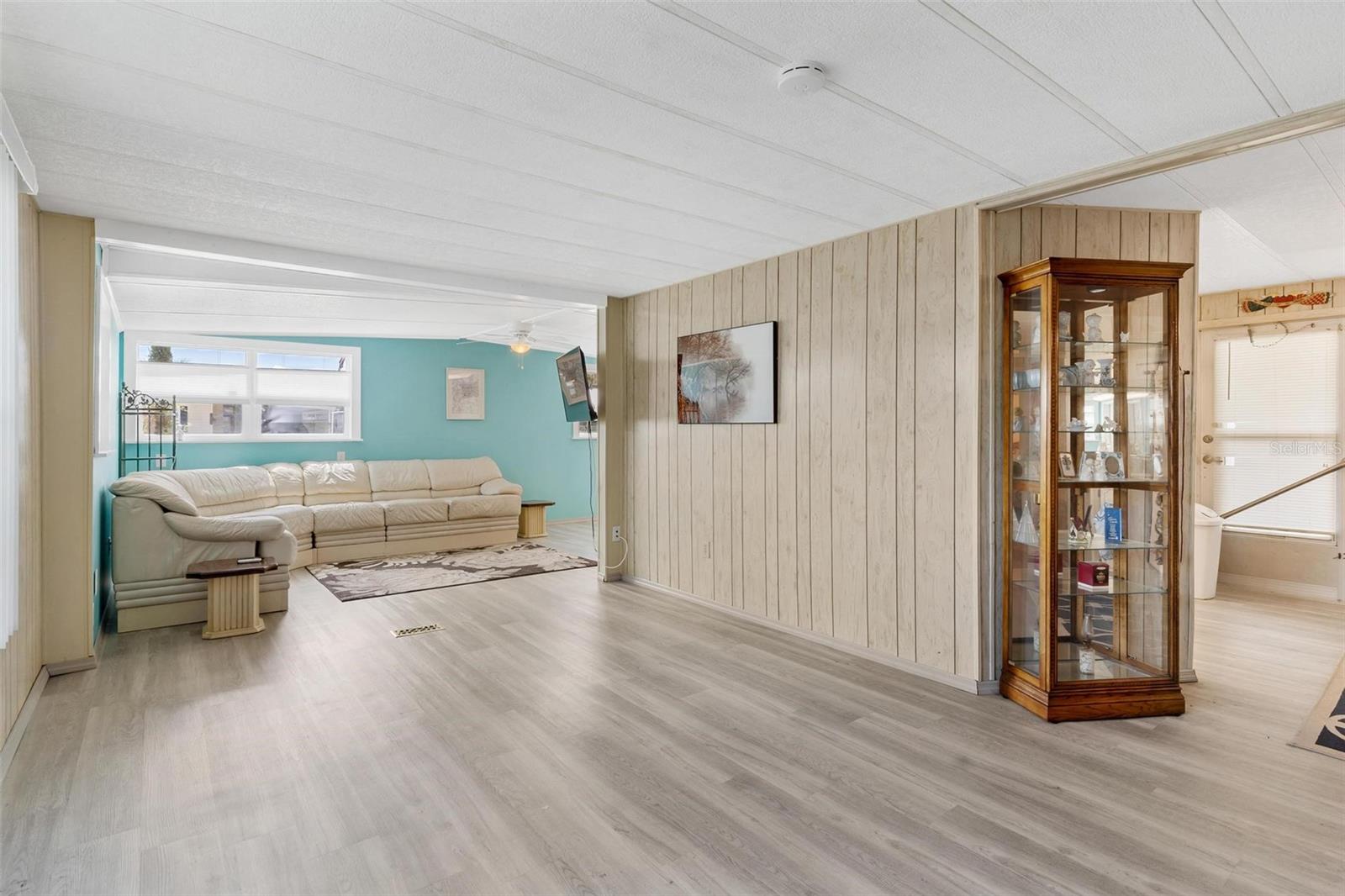 717 W COACH N FOUR DR, LEESBURG, FL, 34748