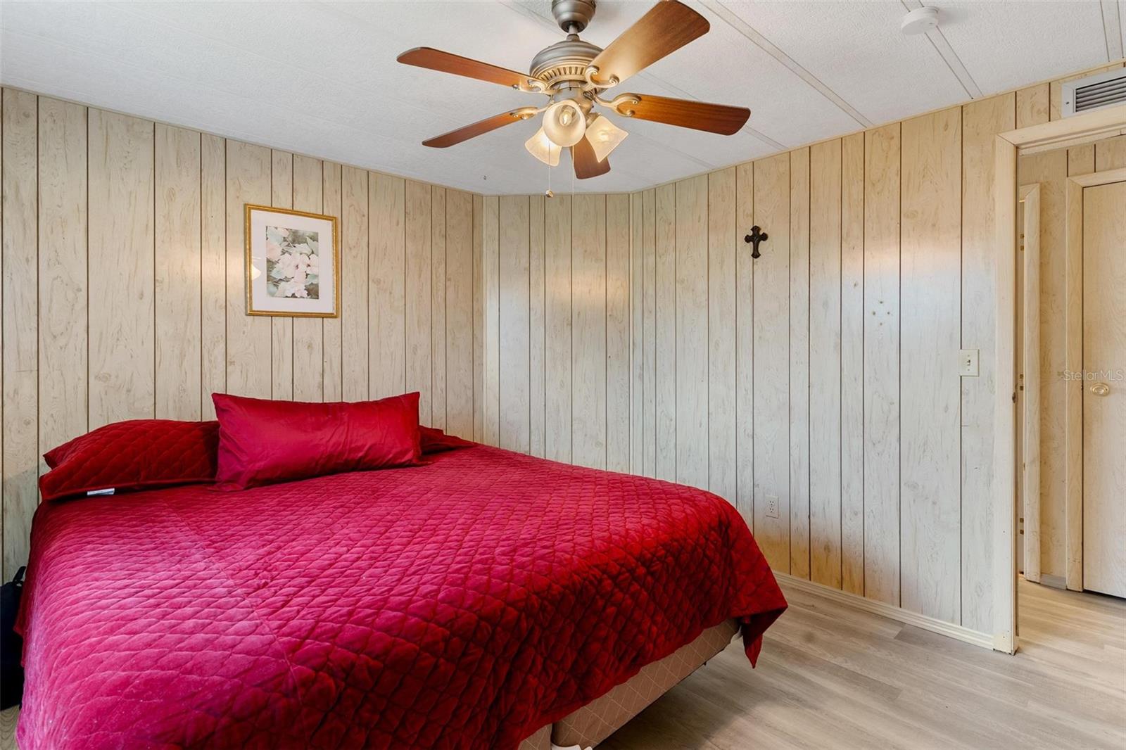 717 W COACH N FOUR DR, LEESBURG, FL, 34748