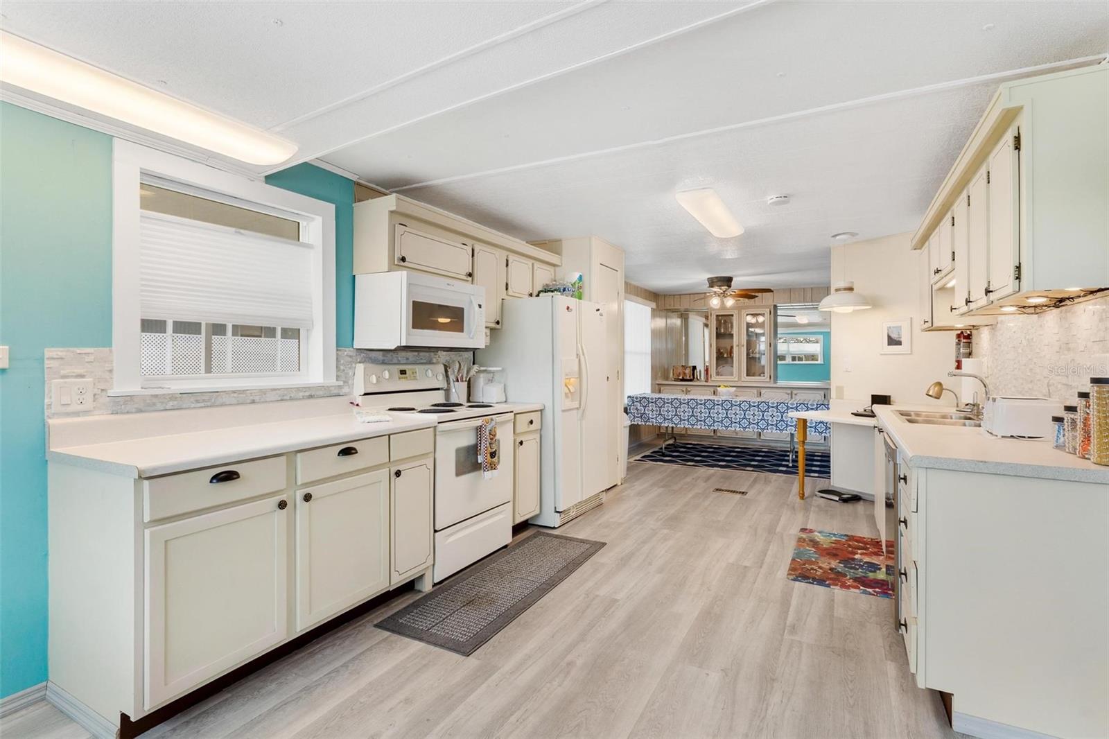 717 W COACH N FOUR DR, LEESBURG, FL, 34748