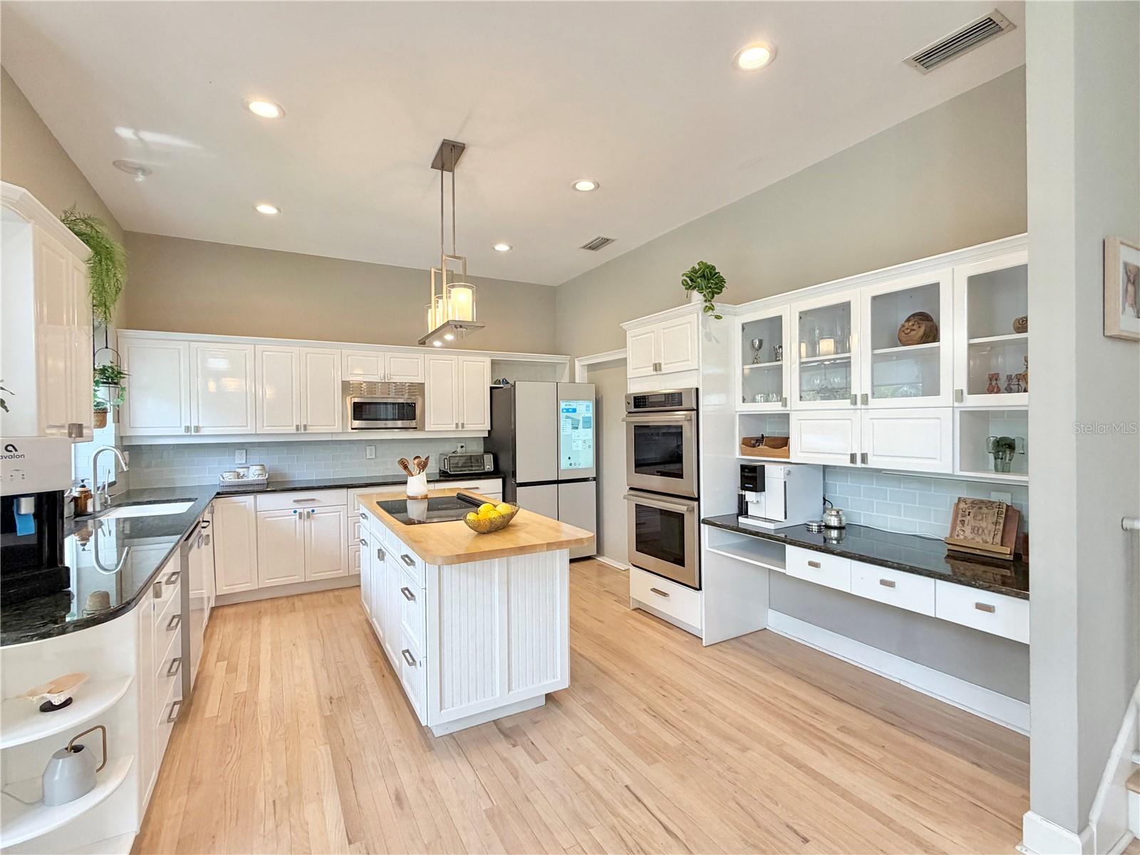 4814 W BEACHWAY DR, TAMPA, FL, 33609