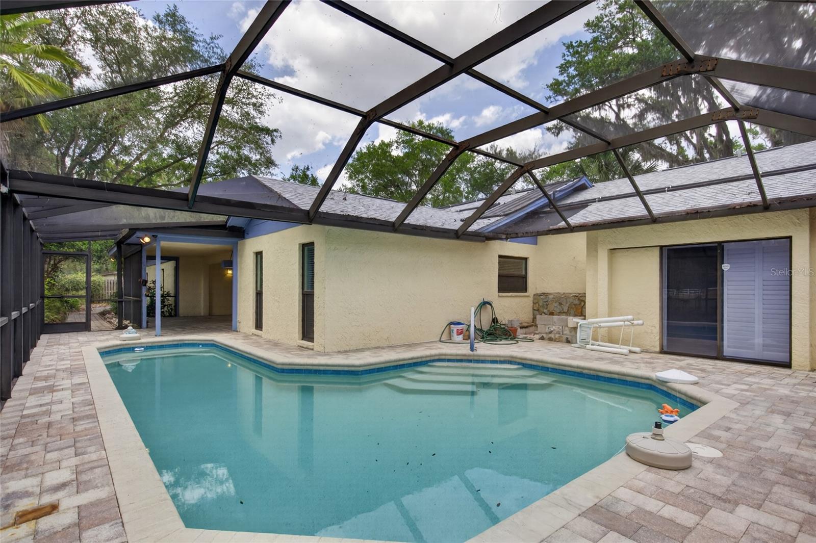 901 W RIVER DR, TEMPLE TERRACE, FL, 33617