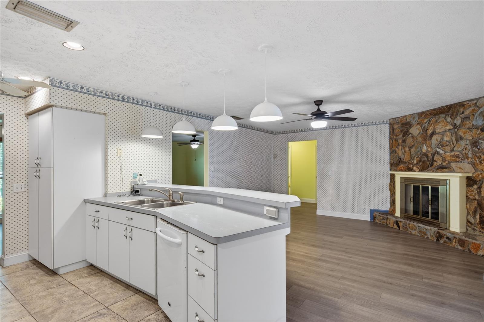901 W RIVER DR, TEMPLE TERRACE, FL, 33617