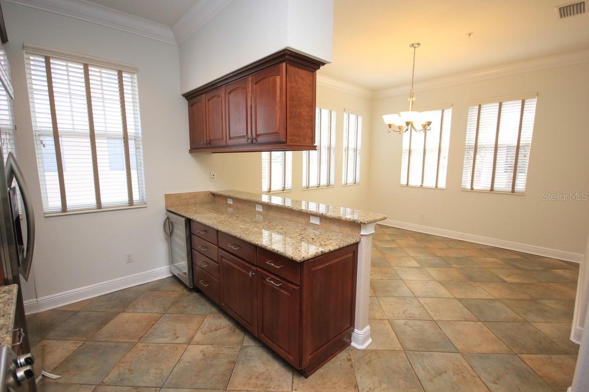 6002 YEATS MANOR DR #105, TAMPA, FL, 33616