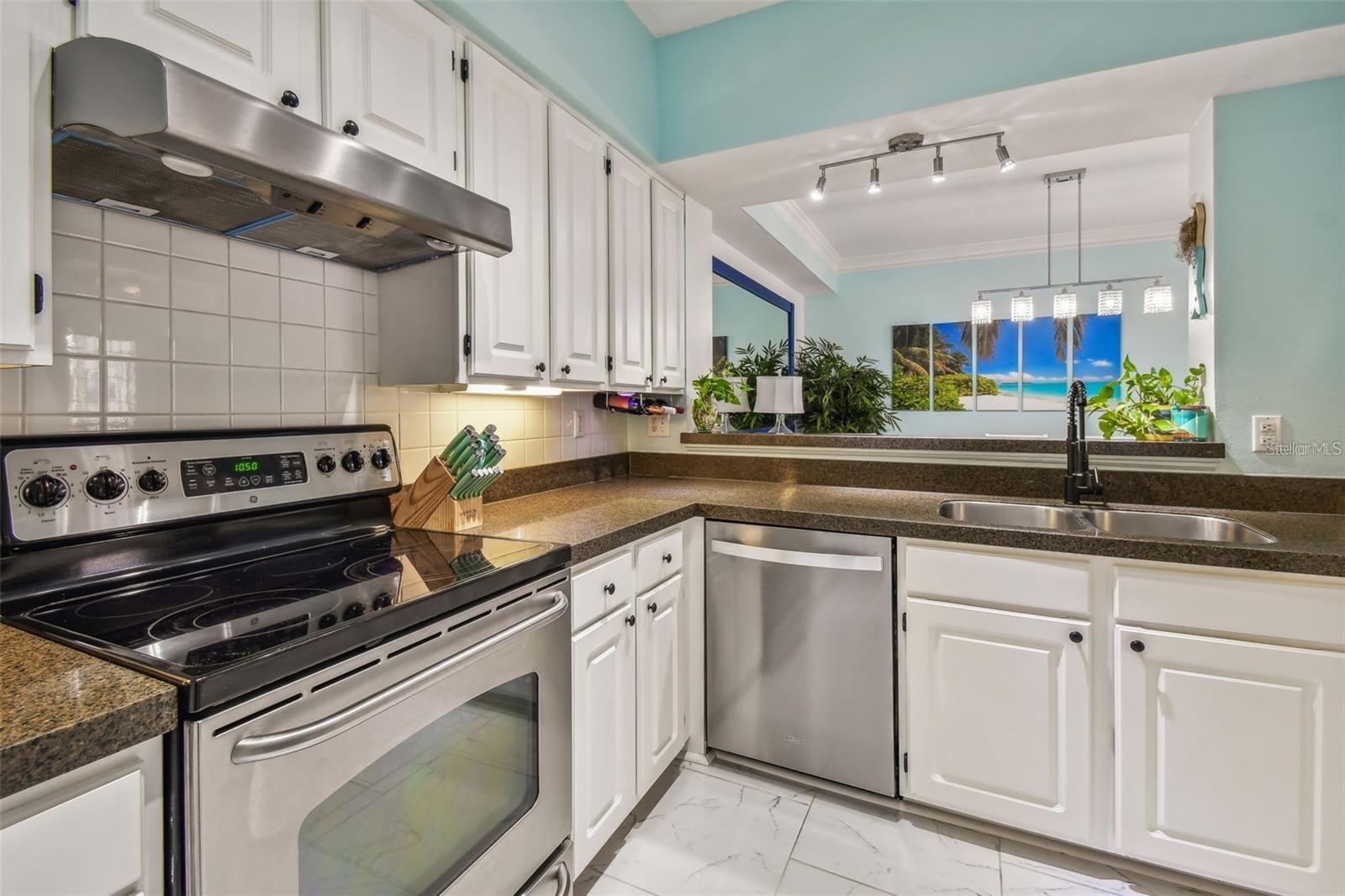 4304 BAY CLUB CIR, TAMPA, FL, 33607