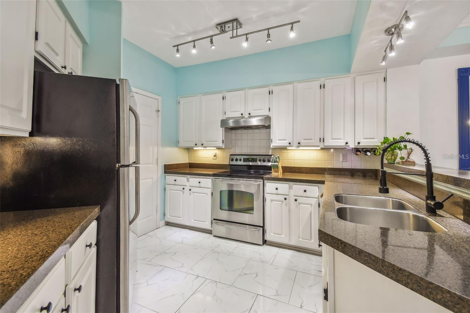 4304 BAY CLUB CIR, TAMPA, FL, 33607