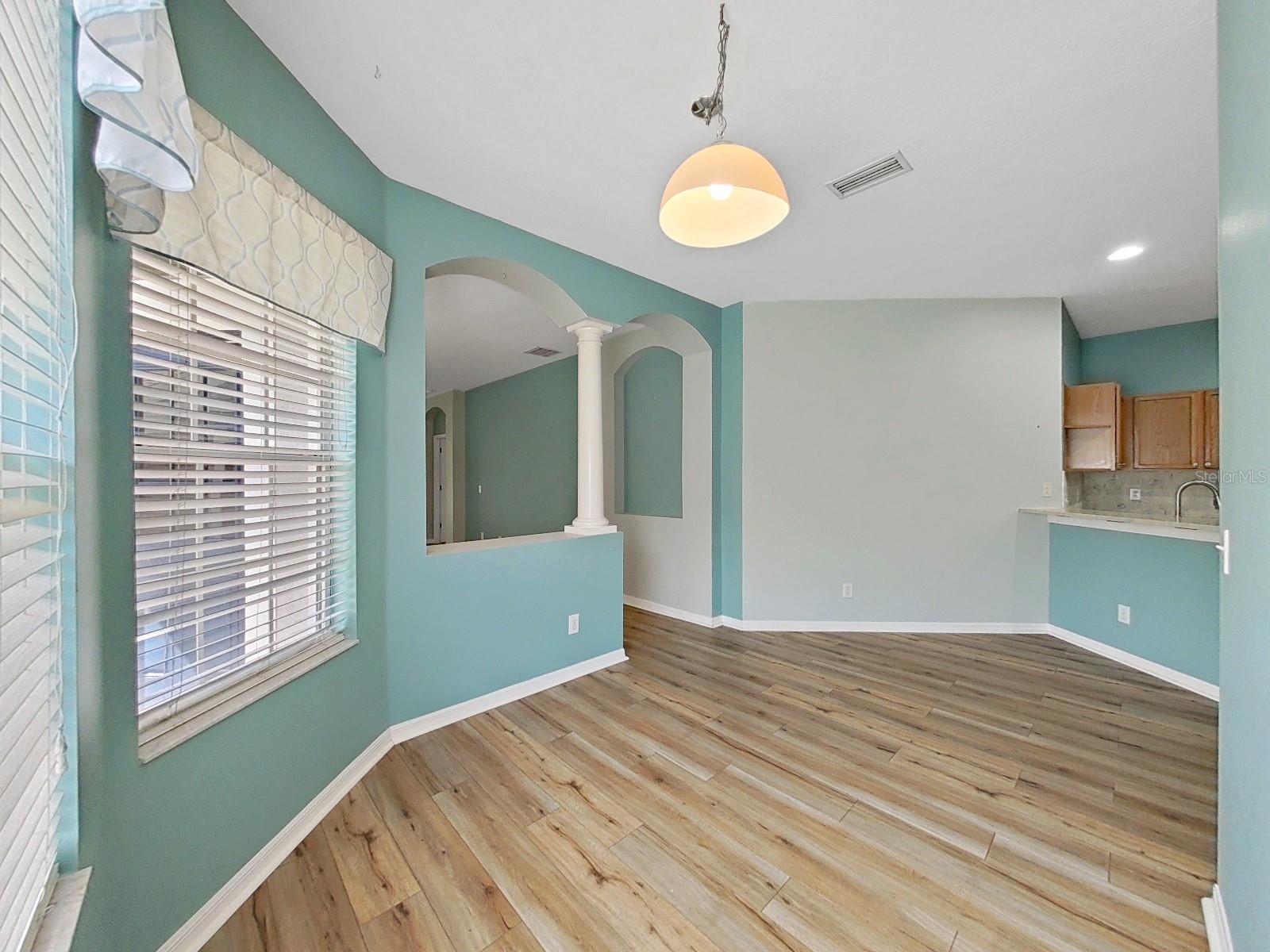 6077 SANDHILL RIDGE DR, LITHIA, FL, 33547
