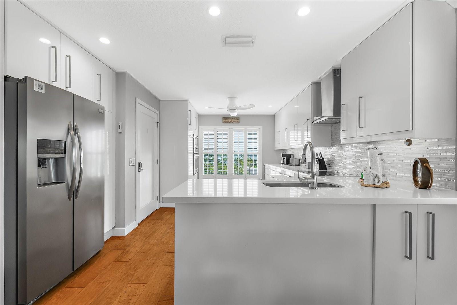 2300 AVENUE B, BRADENTON BEACH, FL, 34217