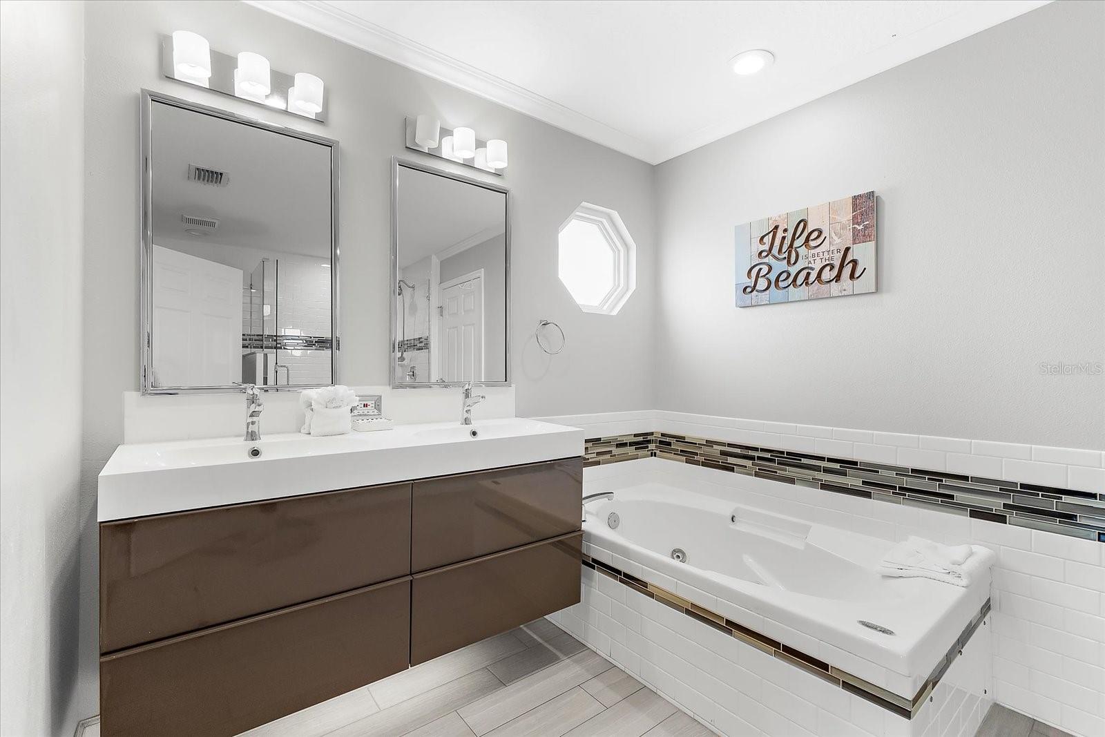2300 AVENUE B, BRADENTON BEACH, FL, 34217