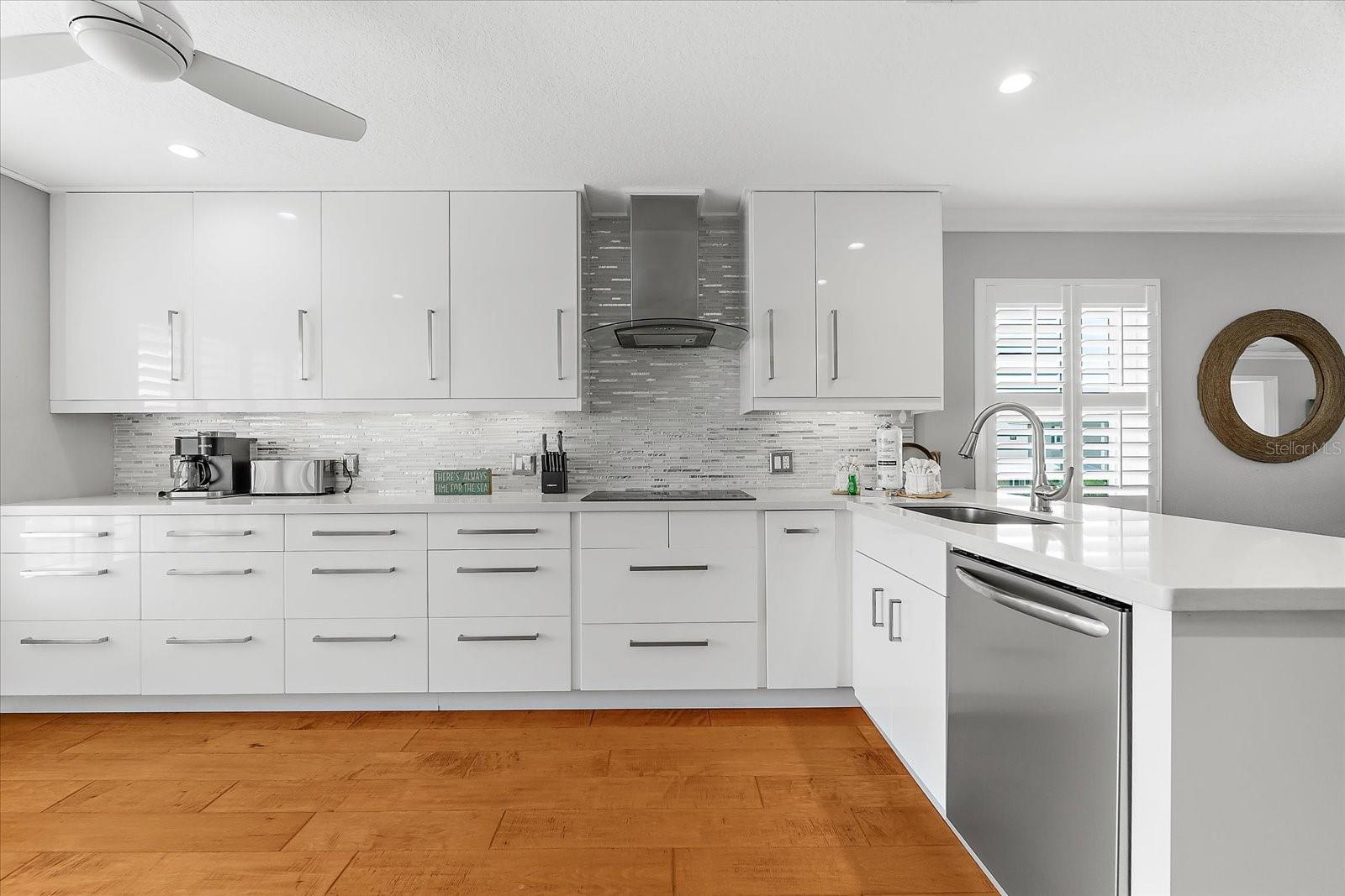 2300 AVENUE B, BRADENTON BEACH, FL, 34217