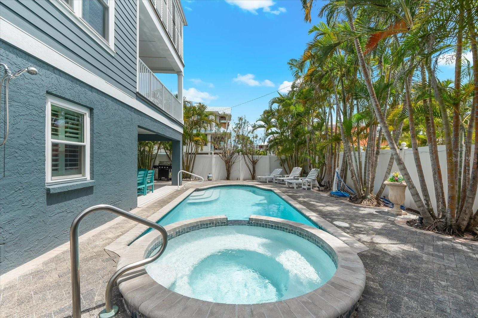 2300 AVENUE B, BRADENTON BEACH, FL, 34217