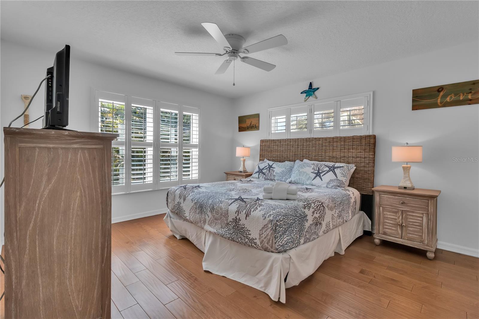 2300 AVENUE B, BRADENTON BEACH, FL, 34217