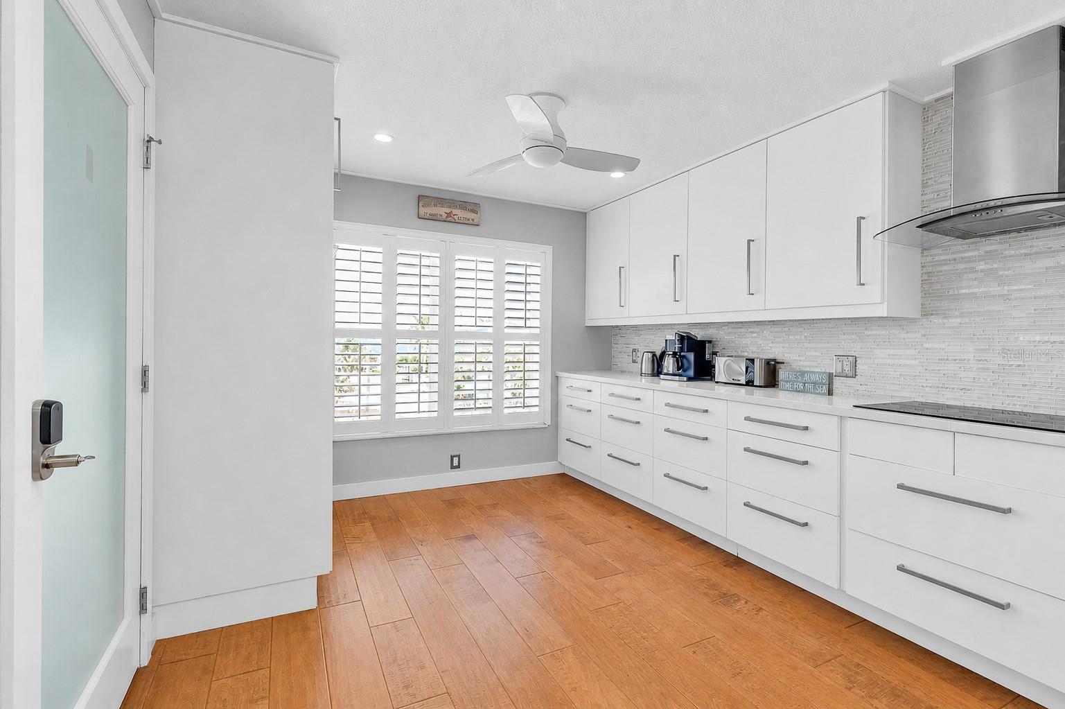 2300 AVENUE B, BRADENTON BEACH, FL, 34217
