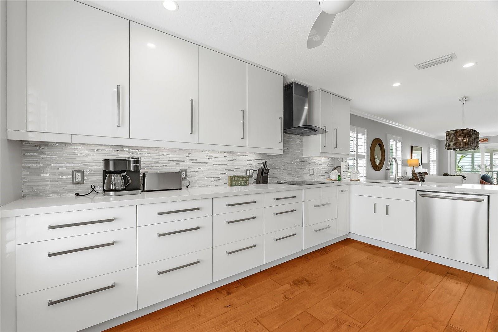 2300 AVENUE B, BRADENTON BEACH, FL, 34217