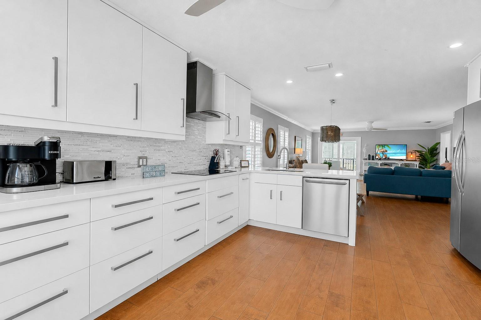 2300 AVENUE B, BRADENTON BEACH, FL, 34217