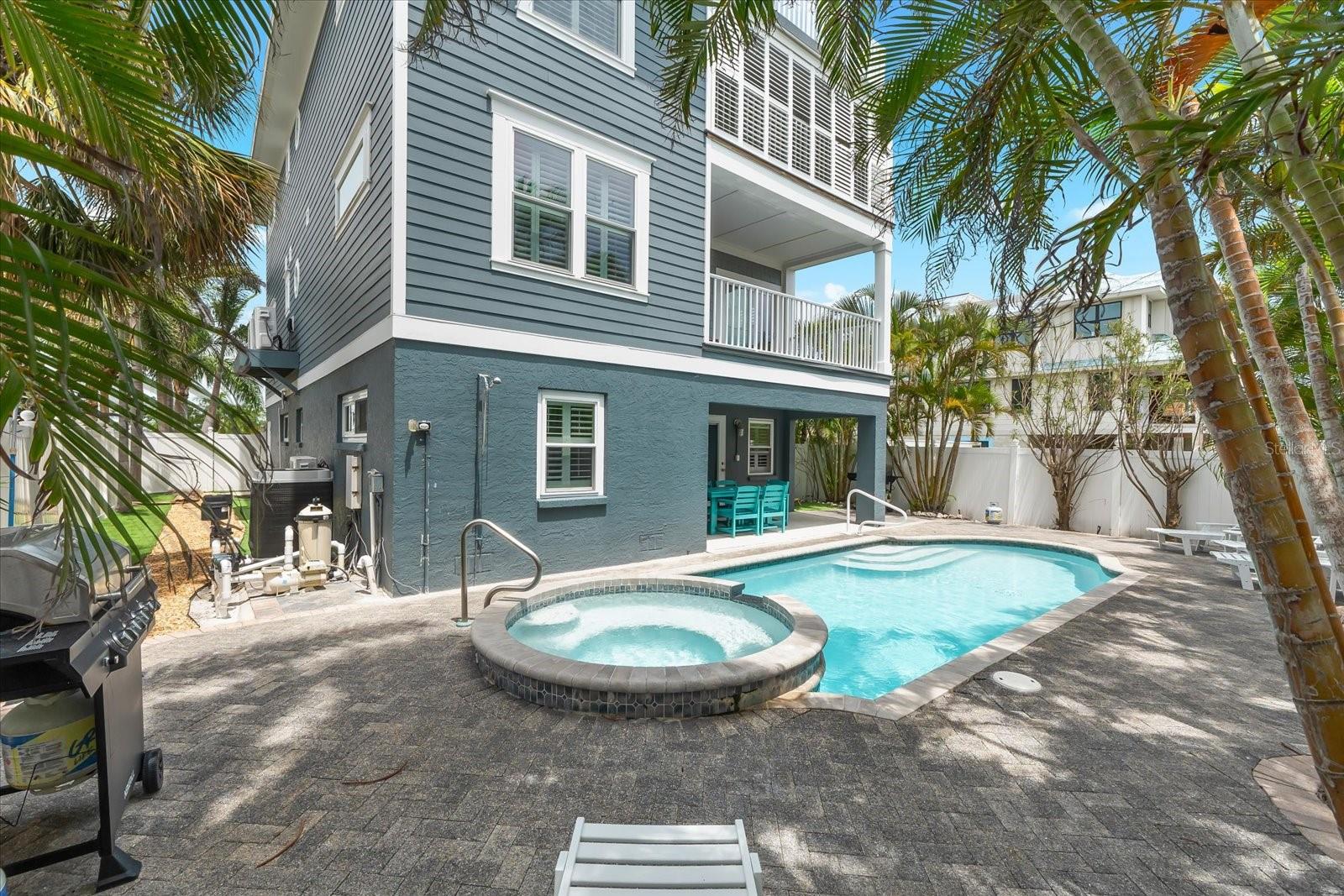 2300 AVENUE B, BRADENTON BEACH, FL, 34217