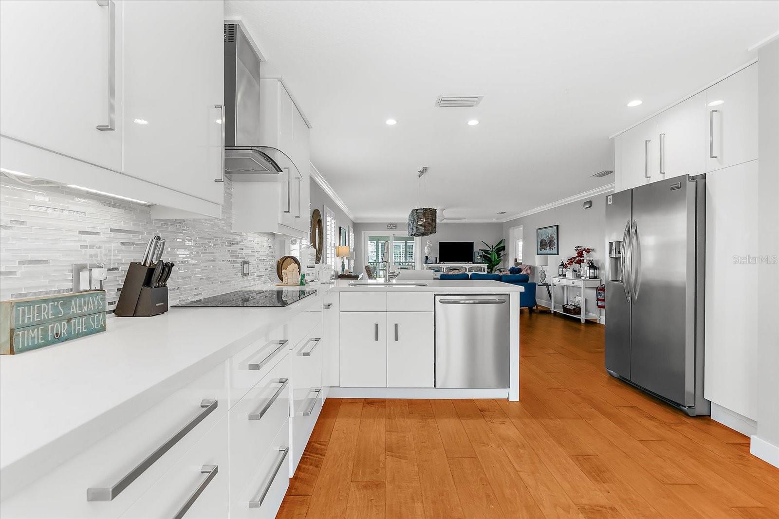 2300 AVENUE B, BRADENTON BEACH, FL, 34217
