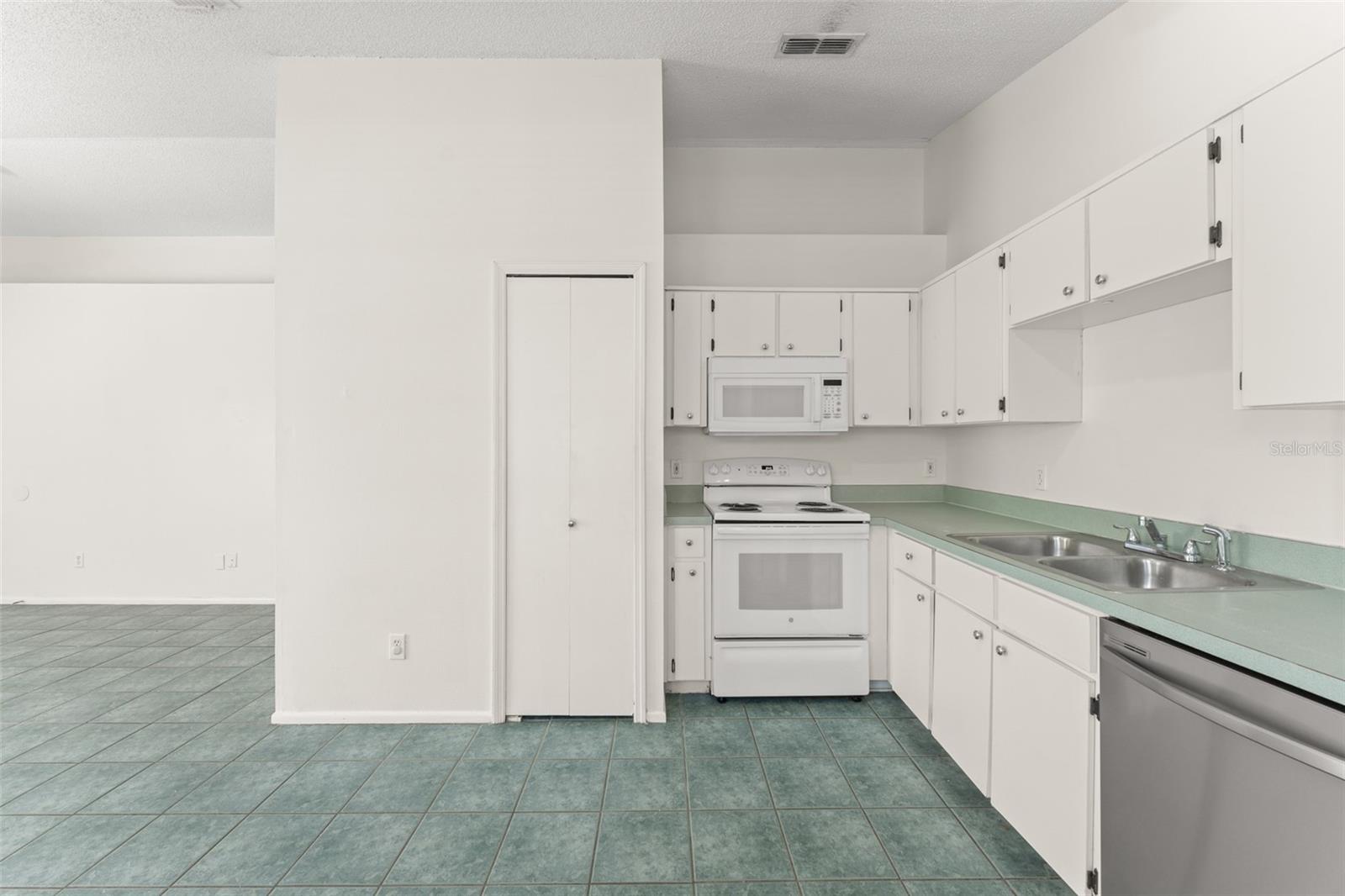 2920 CURRY VILLAGE LN, ORLANDO, FL, 32822