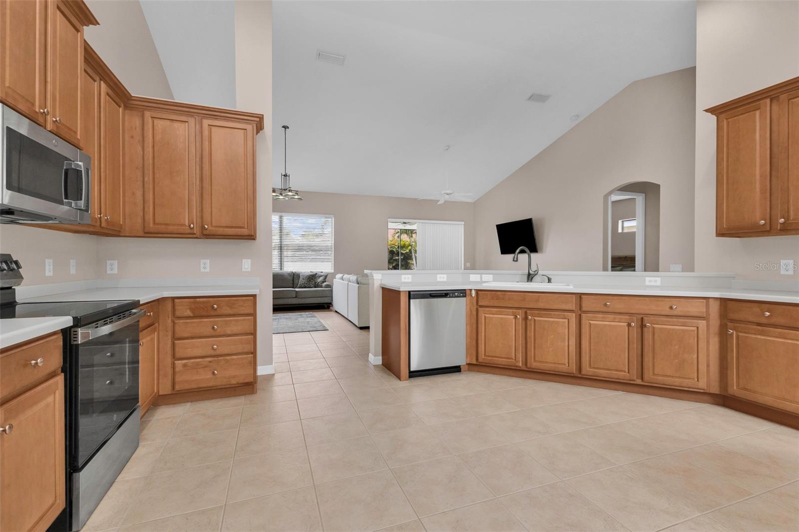 24425 LAKEVIEW PL, PORT CHARLOTTE, FL, 33980