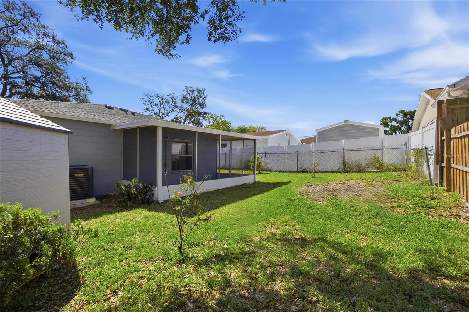 8512 N DIXON AVE, TAMPA, FL, 33604