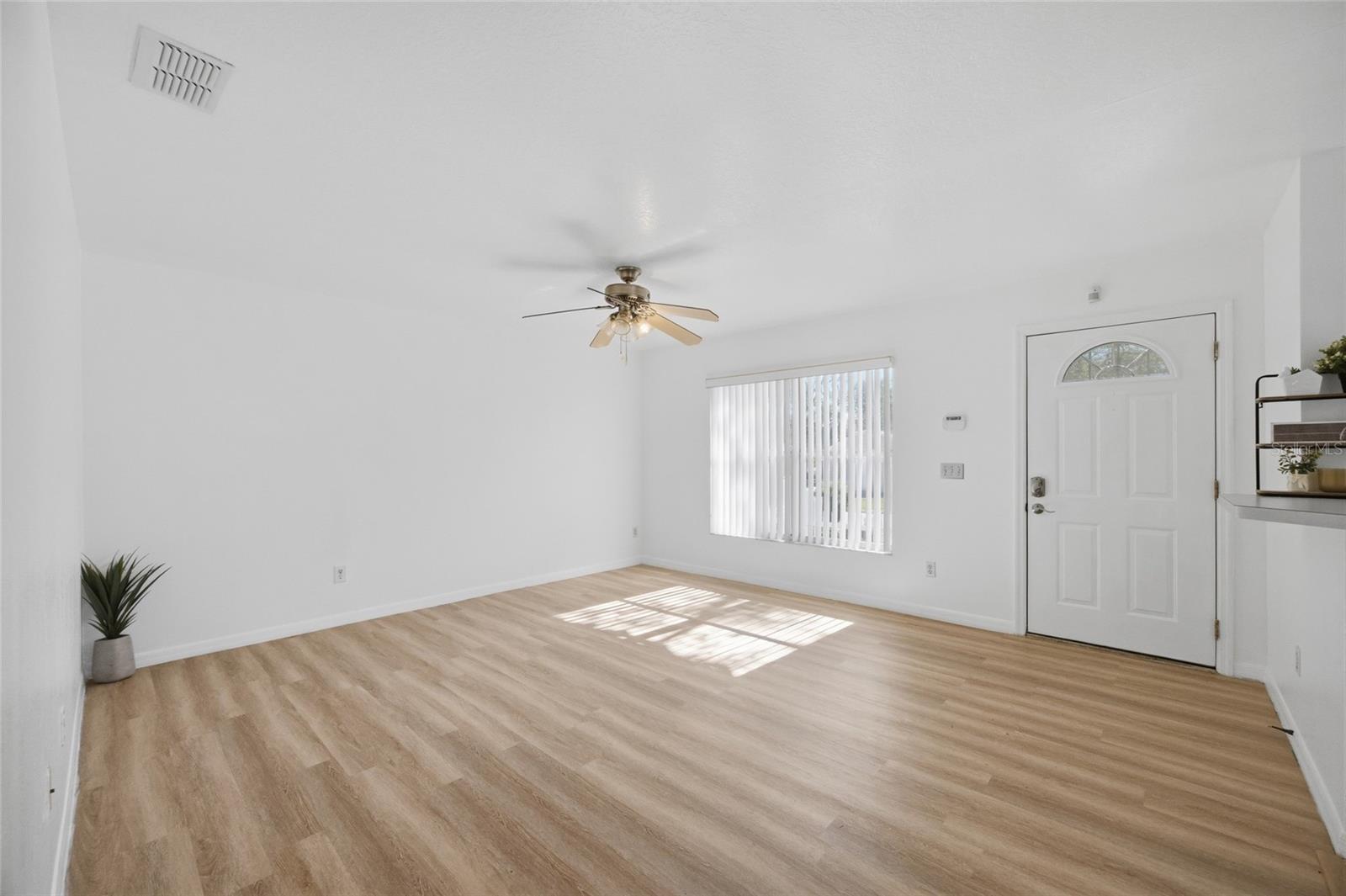 8512 N DIXON AVE, TAMPA, FL, 33604