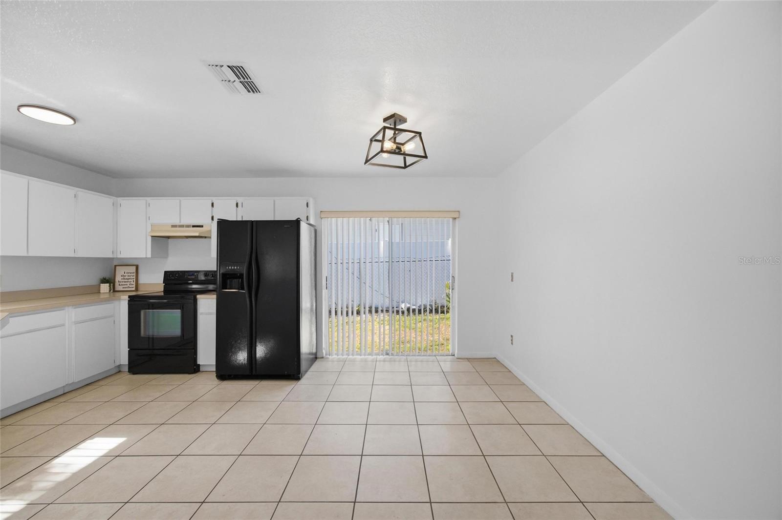 8512 N DIXON AVE, TAMPA, FL, 33604