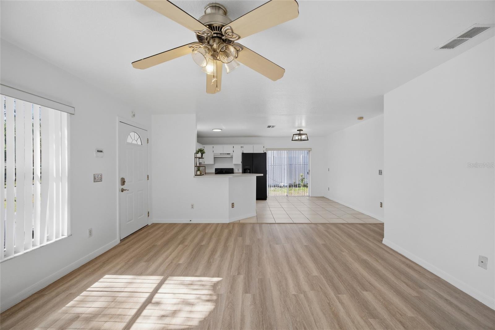 8512 N DIXON AVE, TAMPA, FL, 33604