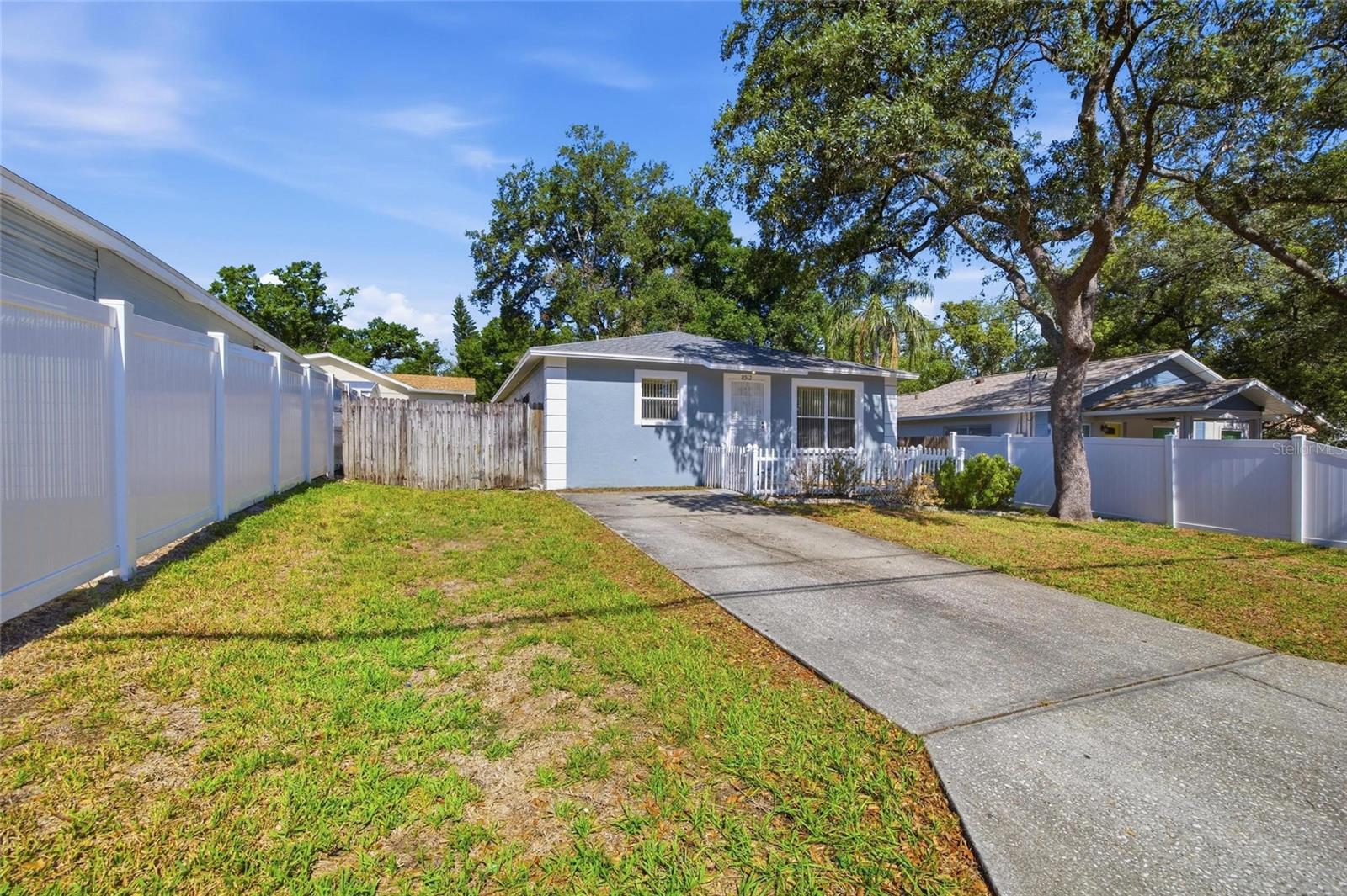 8512 N DIXON AVE, TAMPA, FL, 33604
