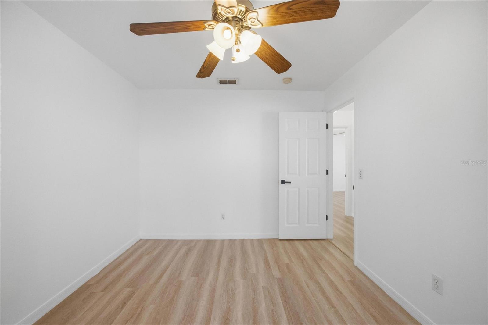 8512 N DIXON AVE, TAMPA, FL, 33604