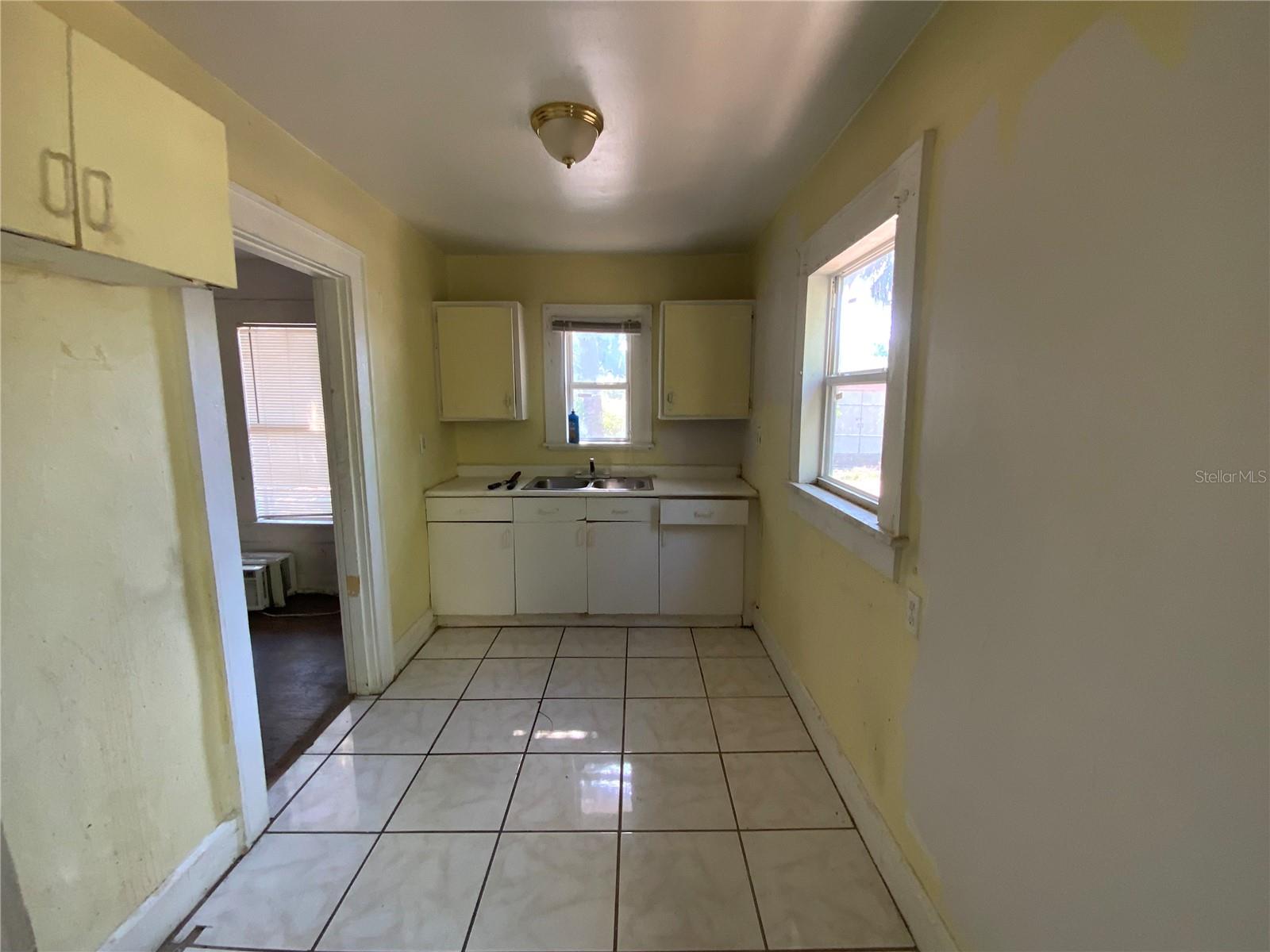 610 28TH AVE S, ST PETERSBURG, FL, 33705