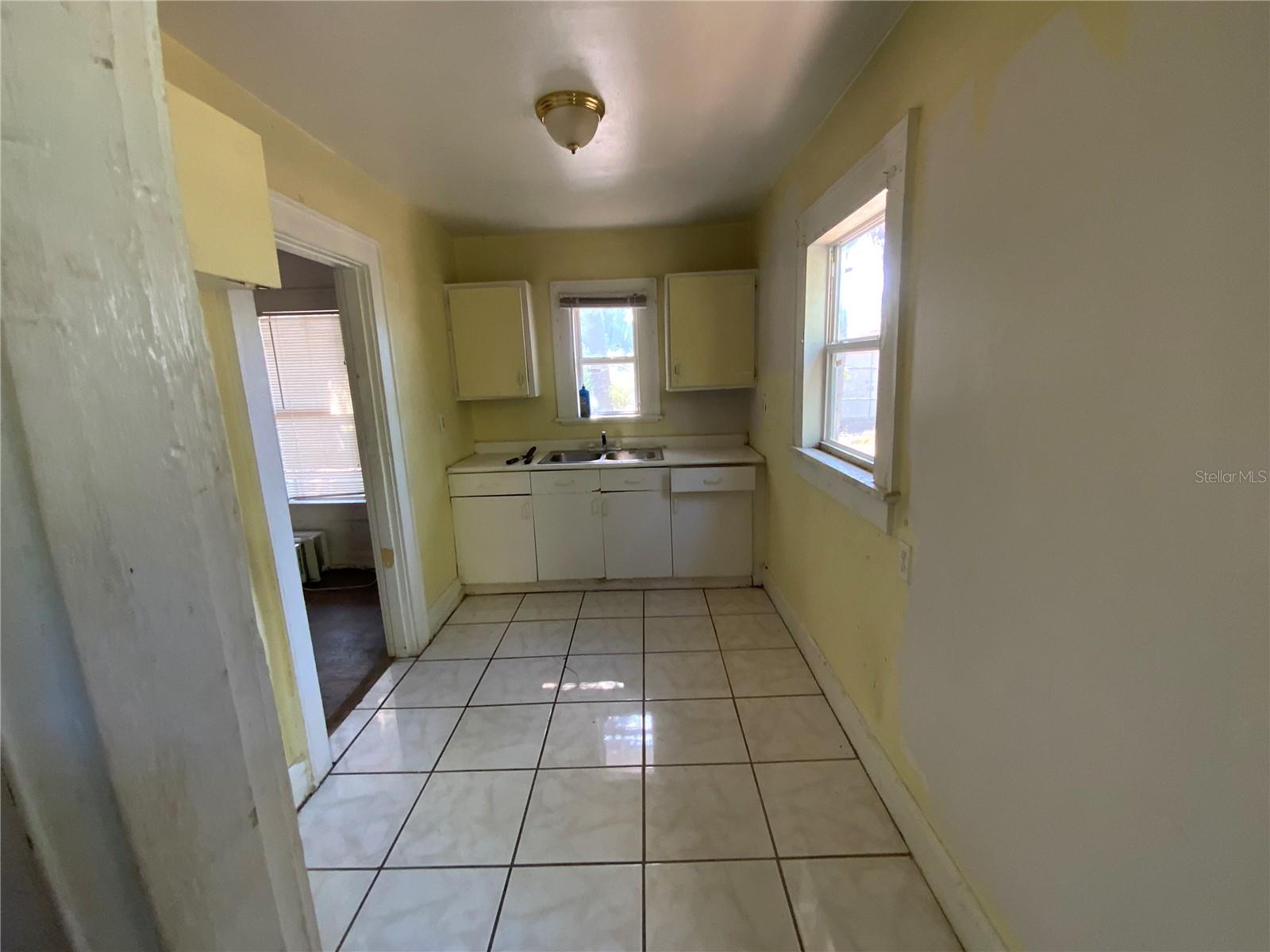 610 28TH AVE S, ST PETERSBURG, FL, 33705