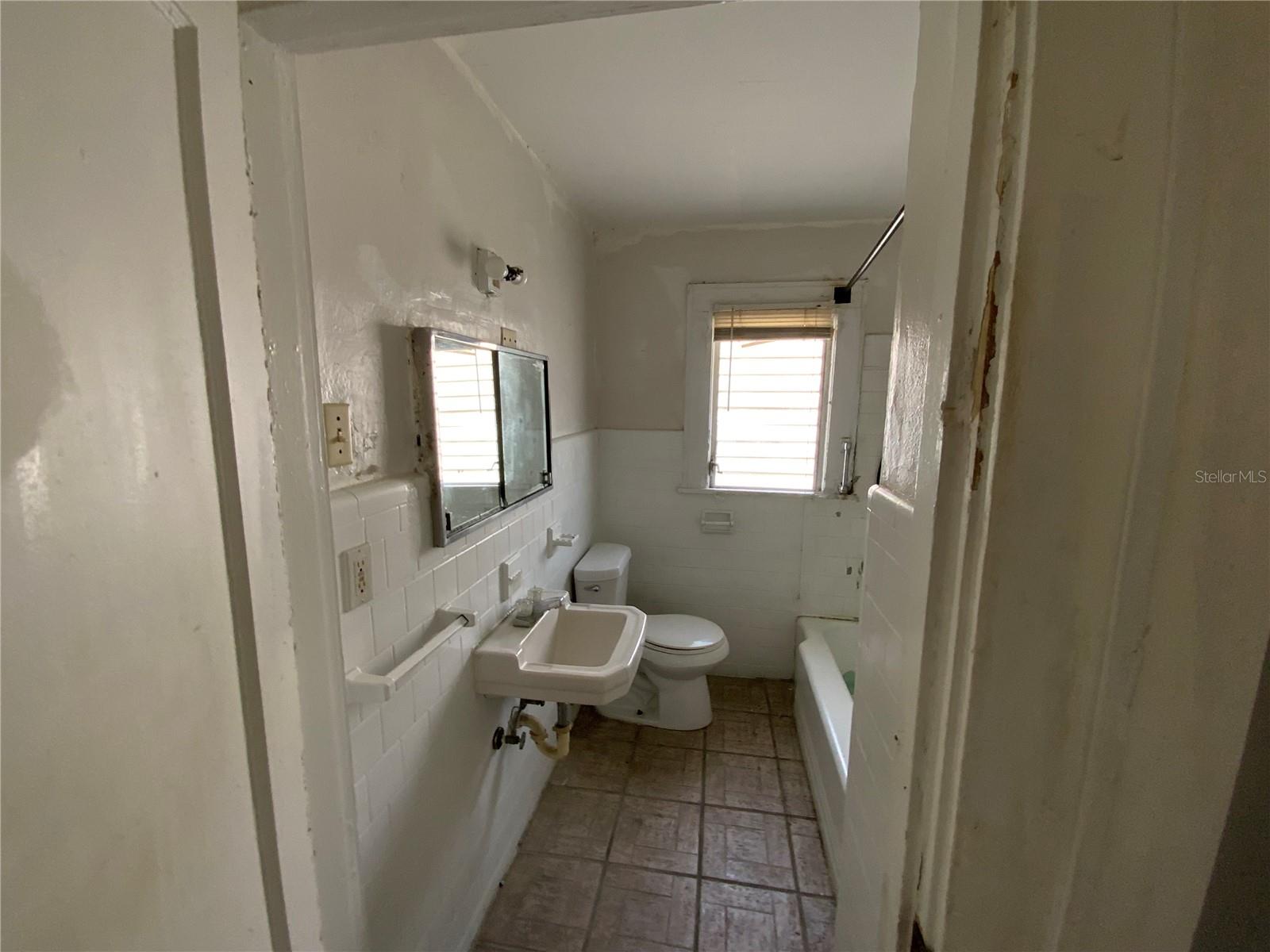 610 28TH AVE S, ST PETERSBURG, FL, 33705
