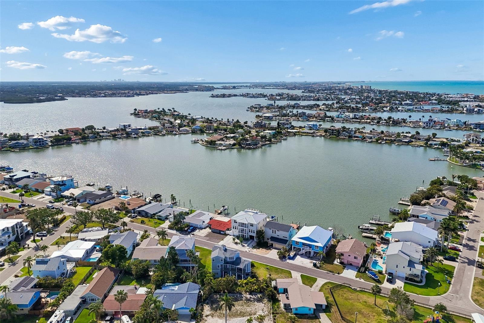 211 176TH TERRACE DR E, REDINGTON SHORES, FL, 33708
