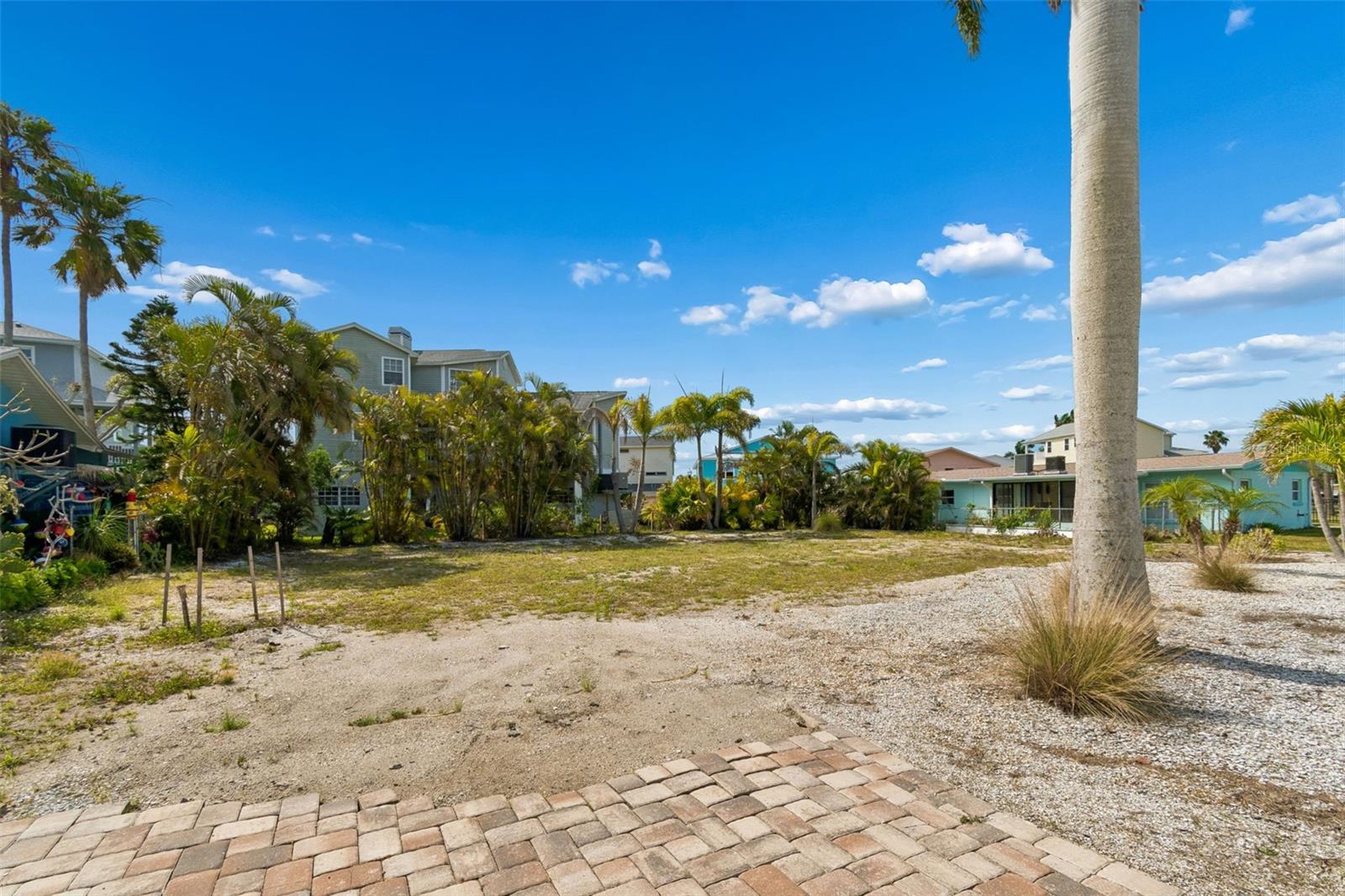211 176TH TERRACE DR E, REDINGTON SHORES, FL, 33708