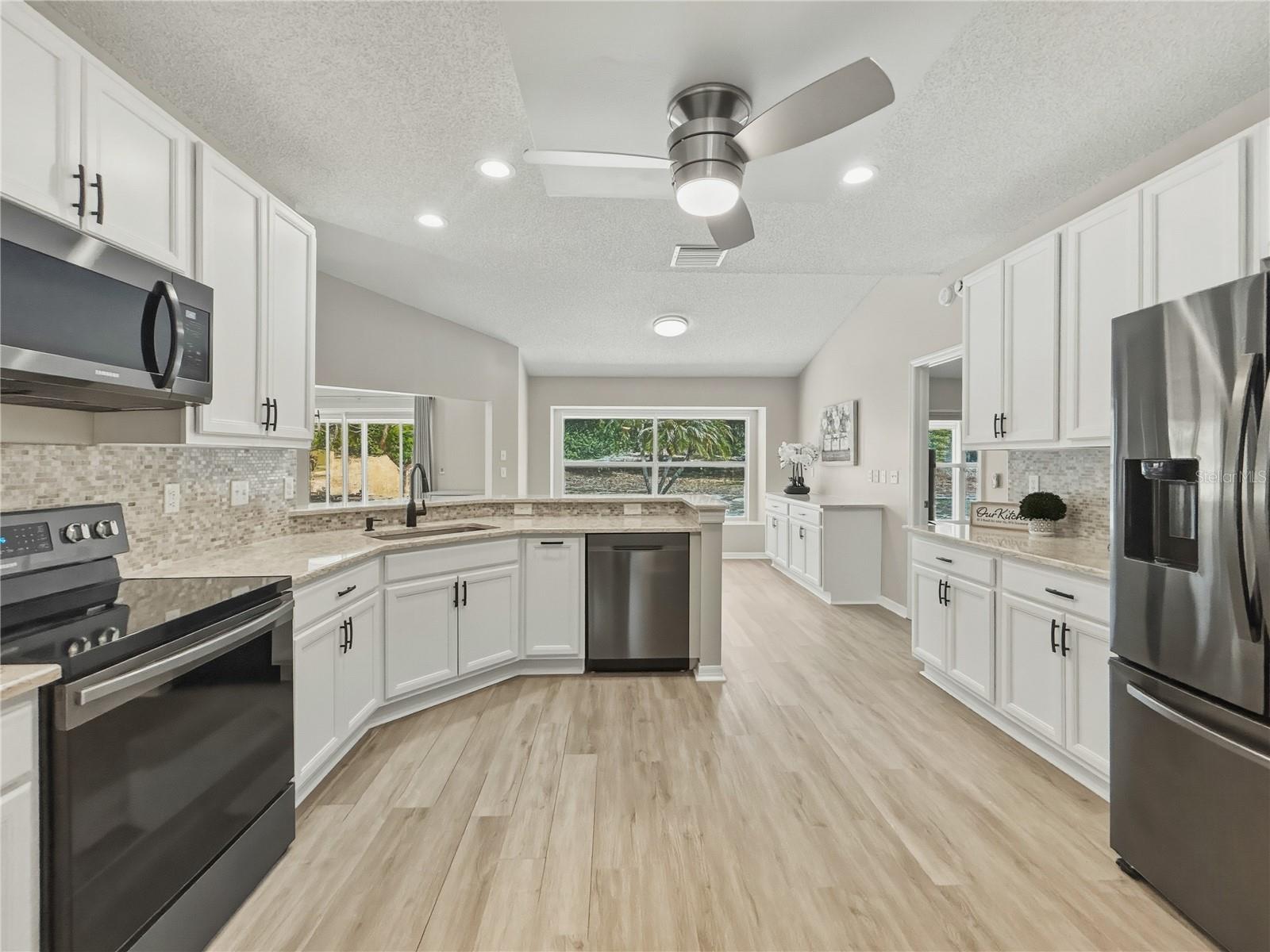 2309 E DEL WEBB BLVD, SUN CITY CENTER, FL, 33573