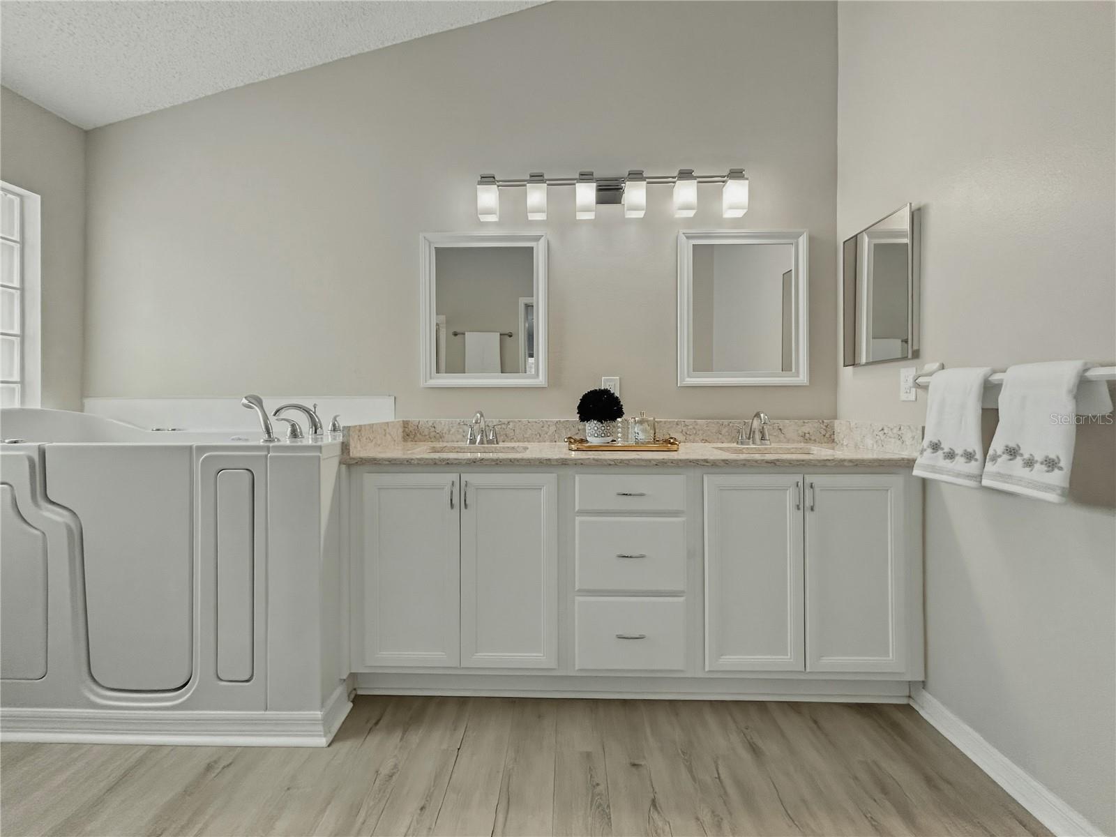 2309 E DEL WEBB BLVD, SUN CITY CENTER, FL, 33573