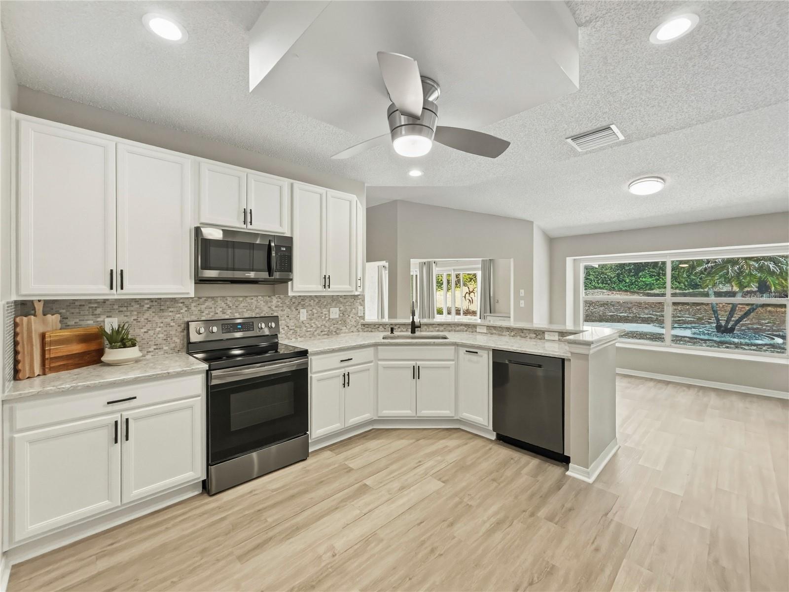 2309 E DEL WEBB BLVD, SUN CITY CENTER, FL, 33573