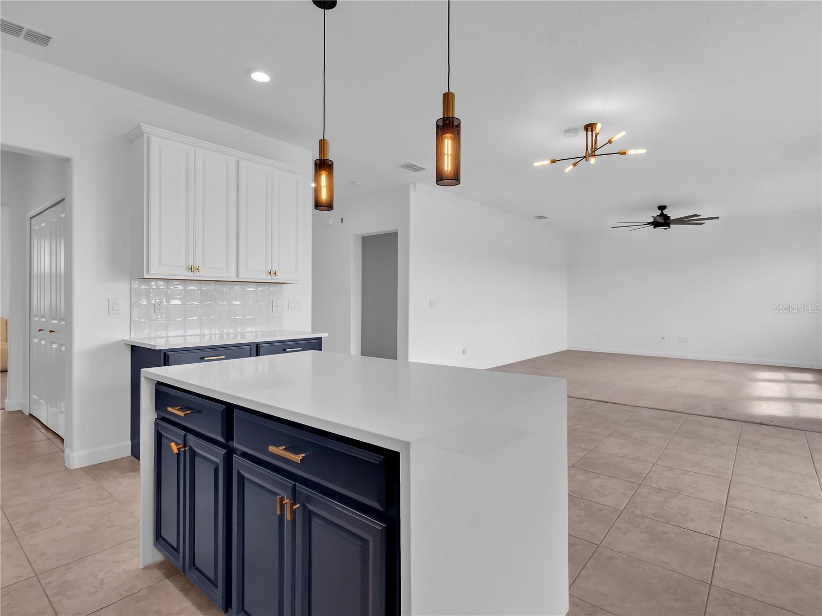 5052 IVORY STONE DR, WIMAUMA, FL, 33598
