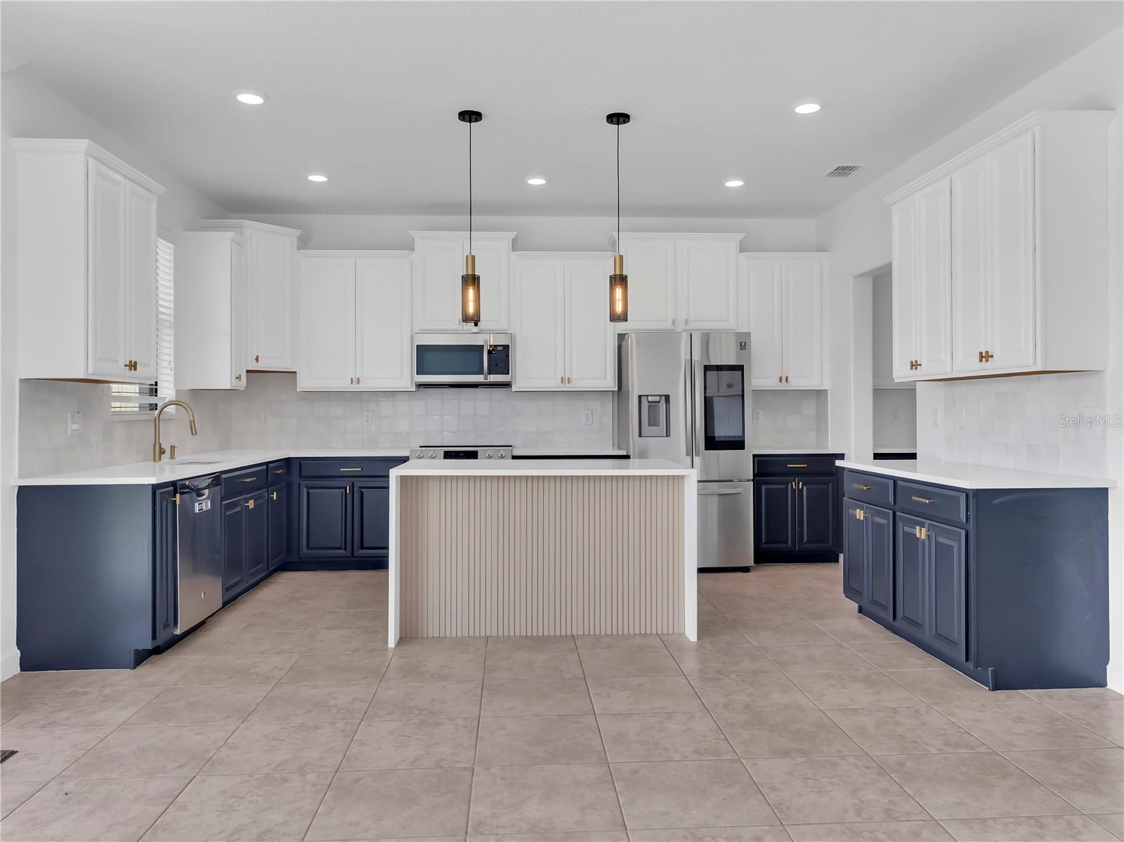 5052 IVORY STONE DR, WIMAUMA, FL, 33598