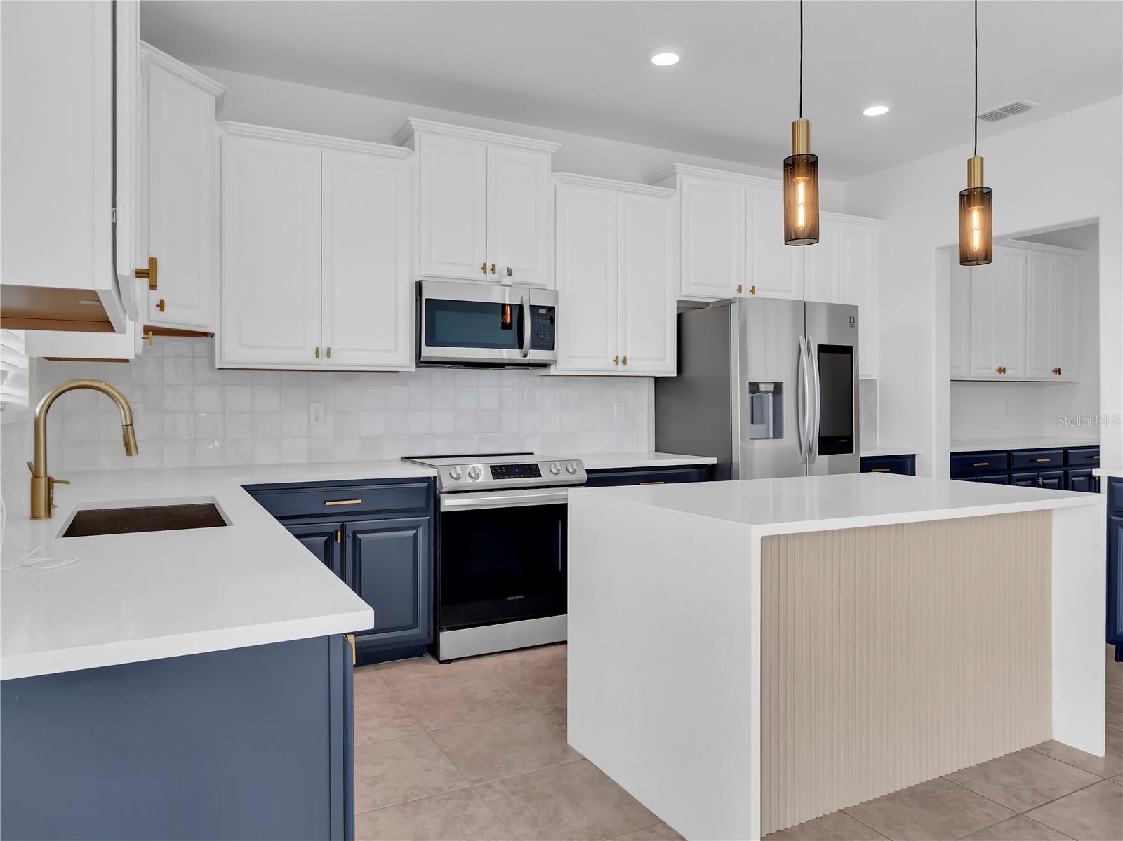5052 IVORY STONE DR, WIMAUMA, FL, 33598